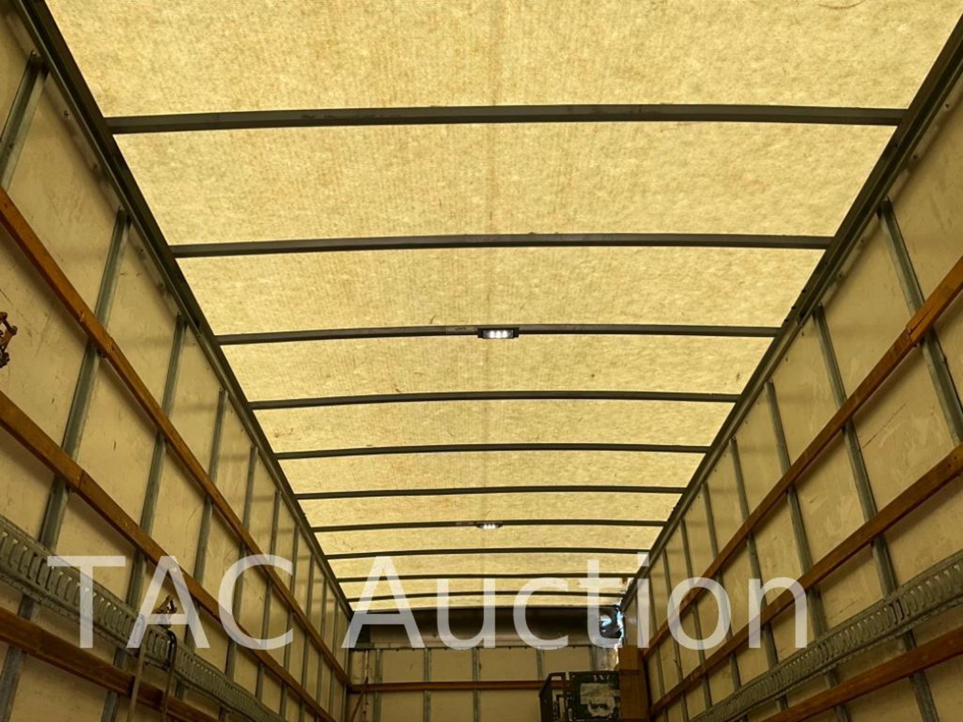 2017 Hino 268 26ft Box Truck - Image 15 of 55