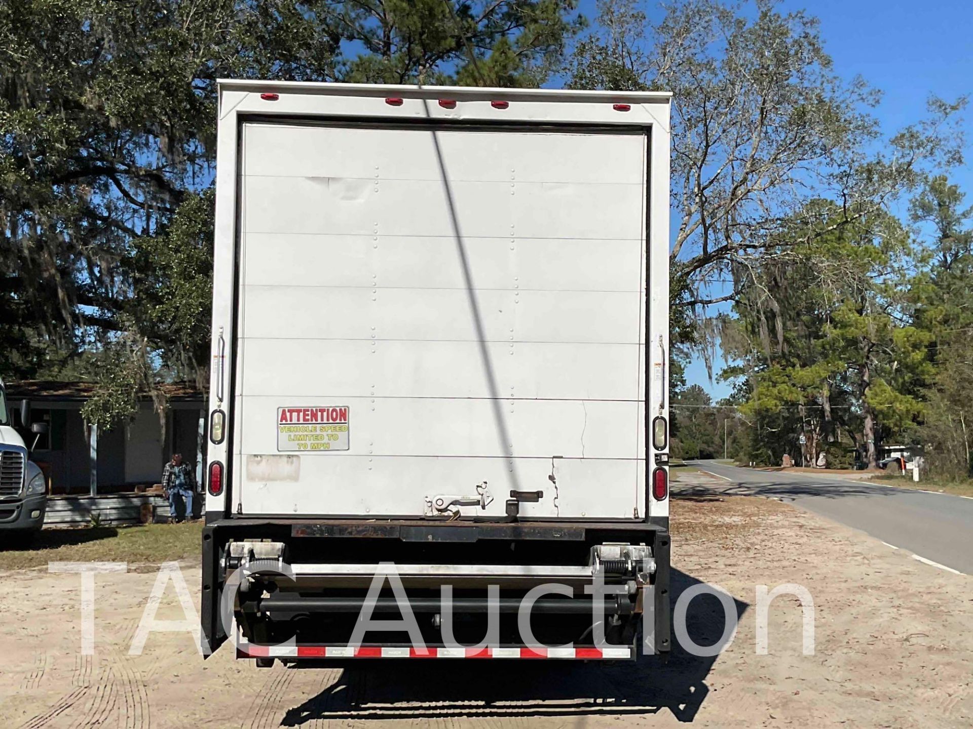 2013 Freightliner M2106 26ft Box Truck - Image 5 of 46