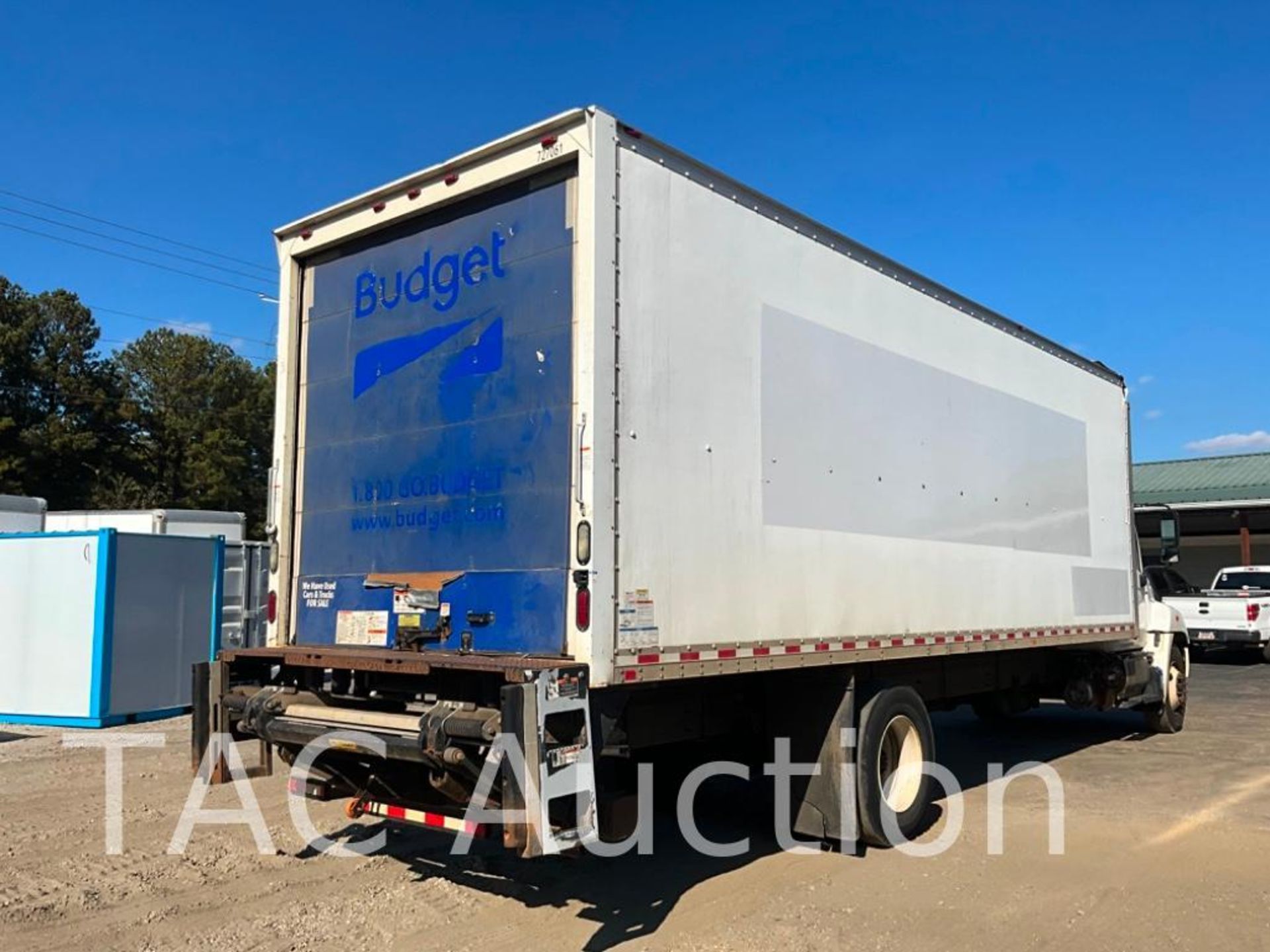 2017 Hino 268 26ft Box Truck - Image 6 of 55
