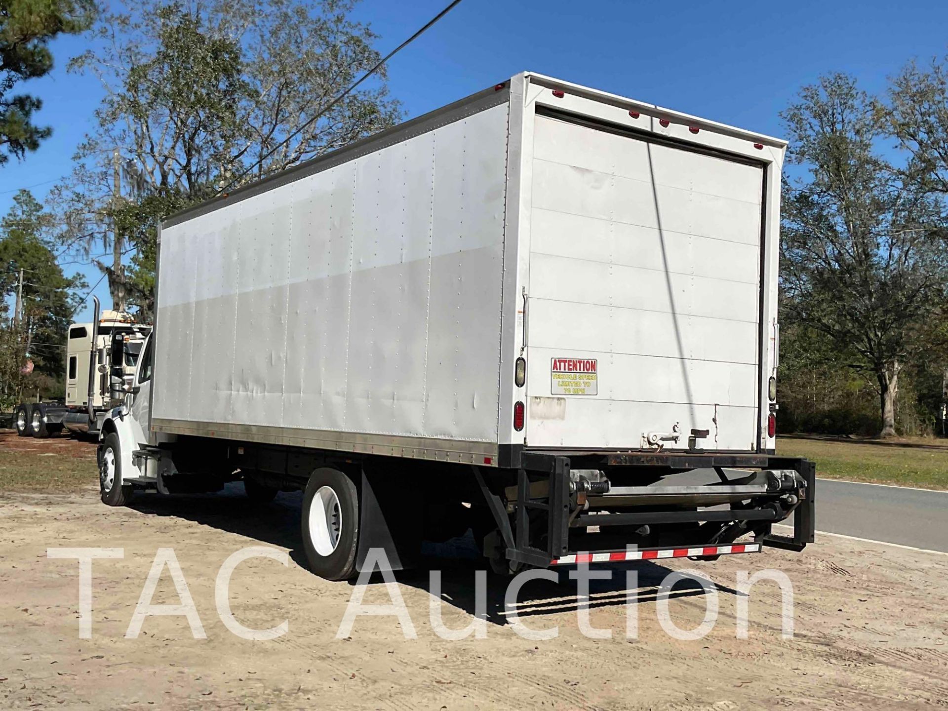 2013 Freightliner M2106 26ft Box Truck - Image 4 of 46