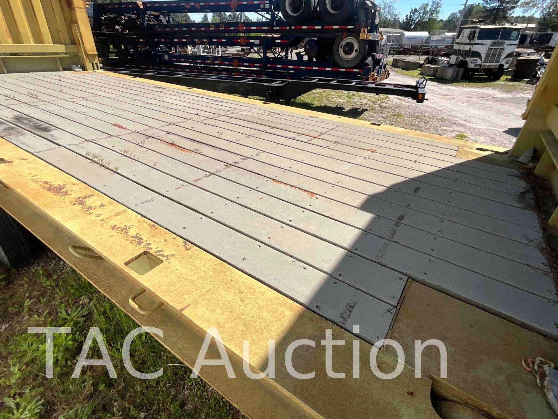 20ft Flat Trailer Bed W/ Folding Ends - Image 2 of 13