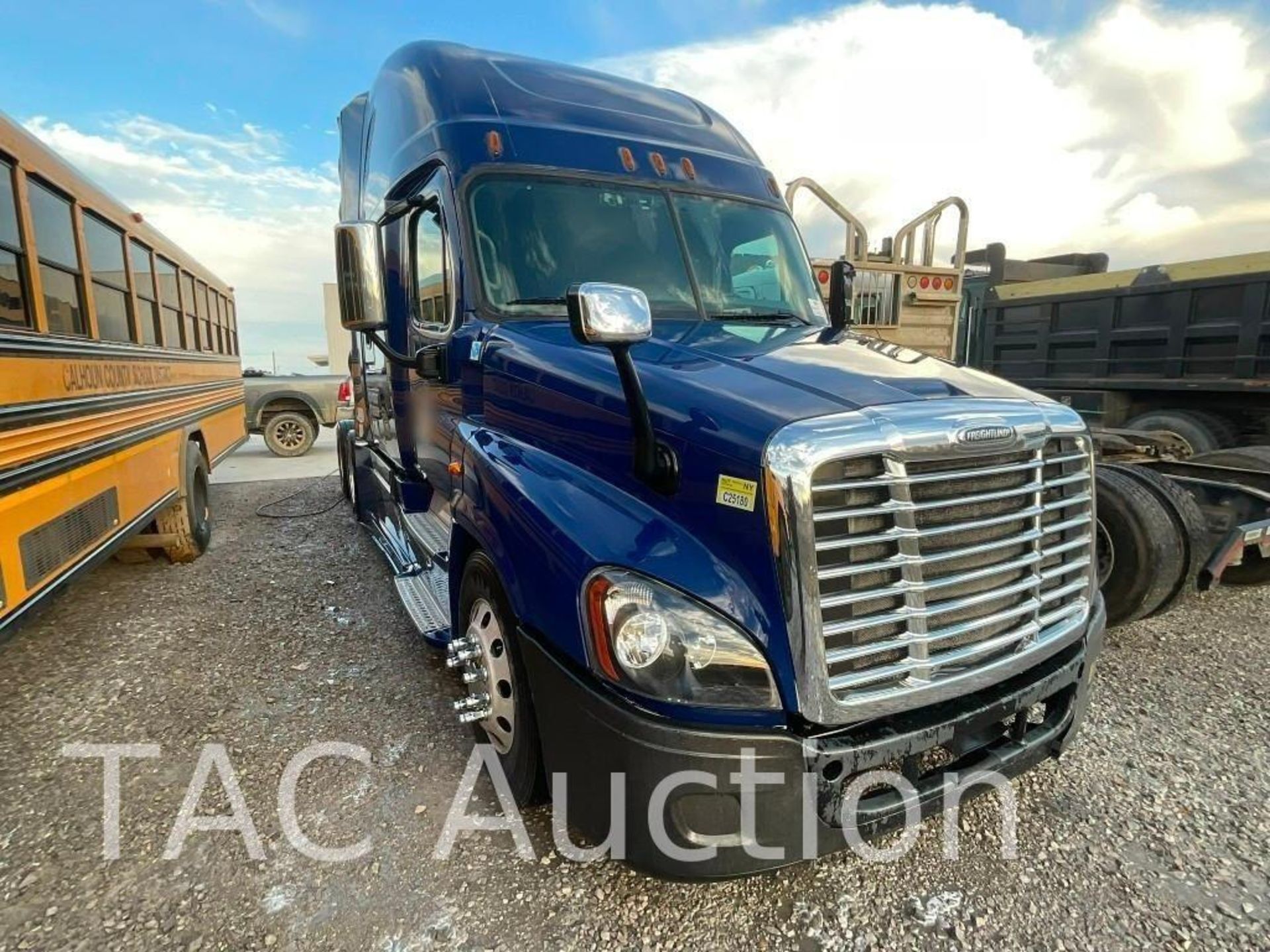 2016 Freightliner Cascadia Evolution Sleeper Truck - Image 3 of 73