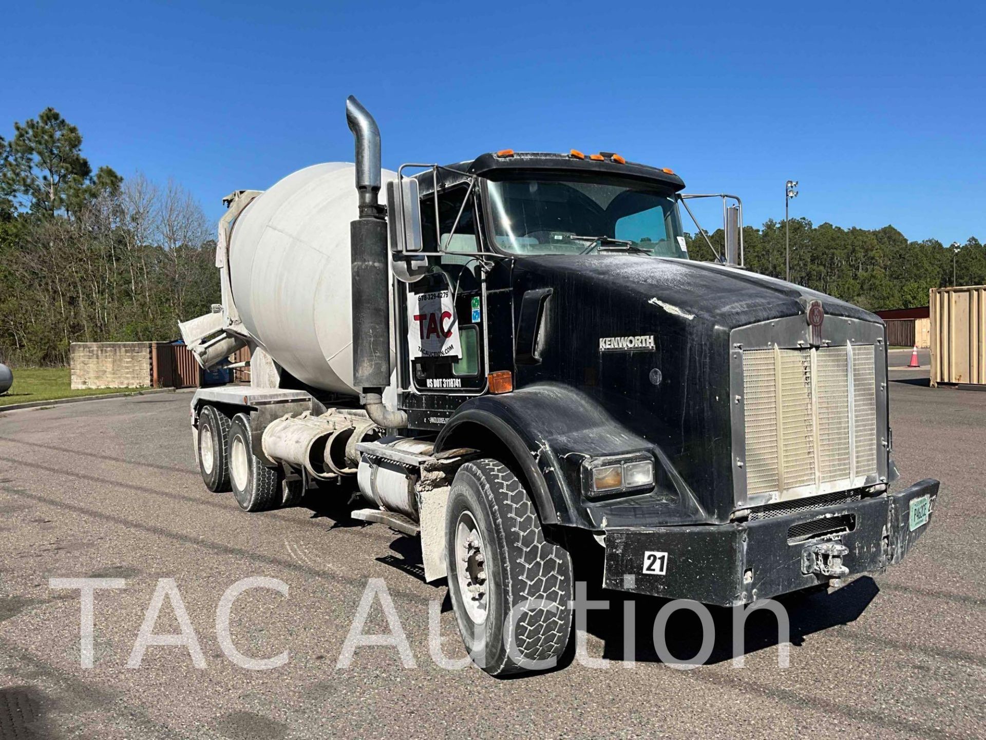 2005 Kenworth T800 Concrete Mixer Truck - Image 3 of 81