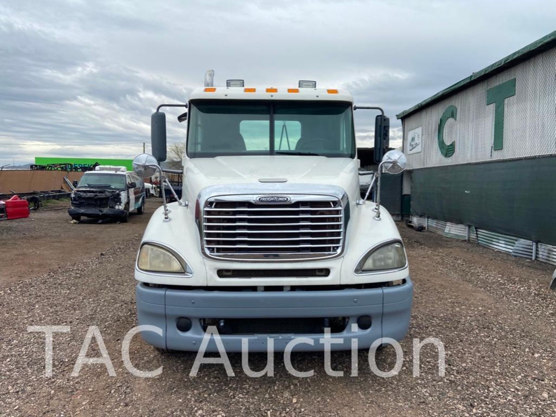 2005 Freightliner Columbia Day Cab - Image 7 of 72