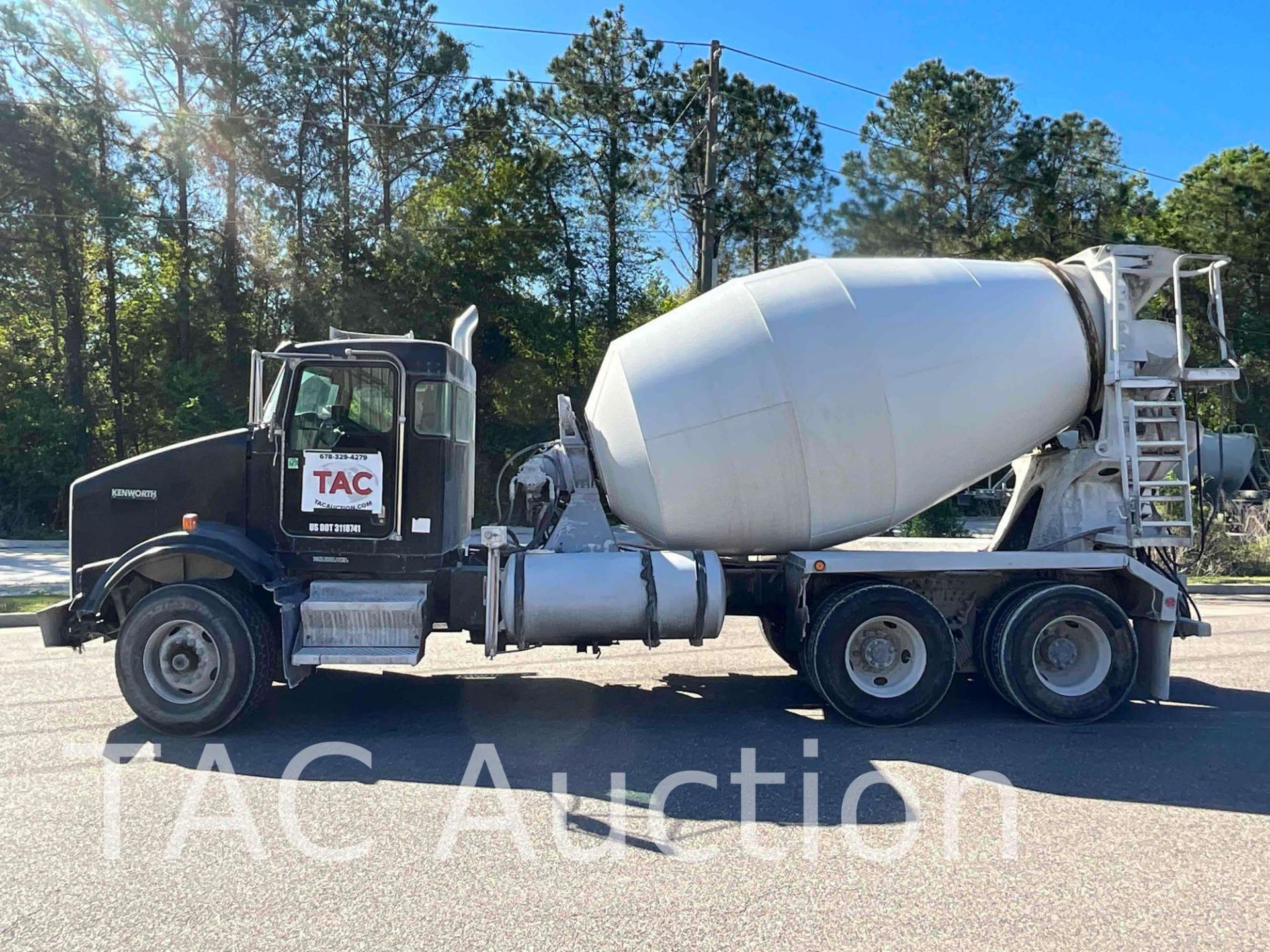 2005 Kenworth T800 Concrete Mixer Truck - Image 8 of 81