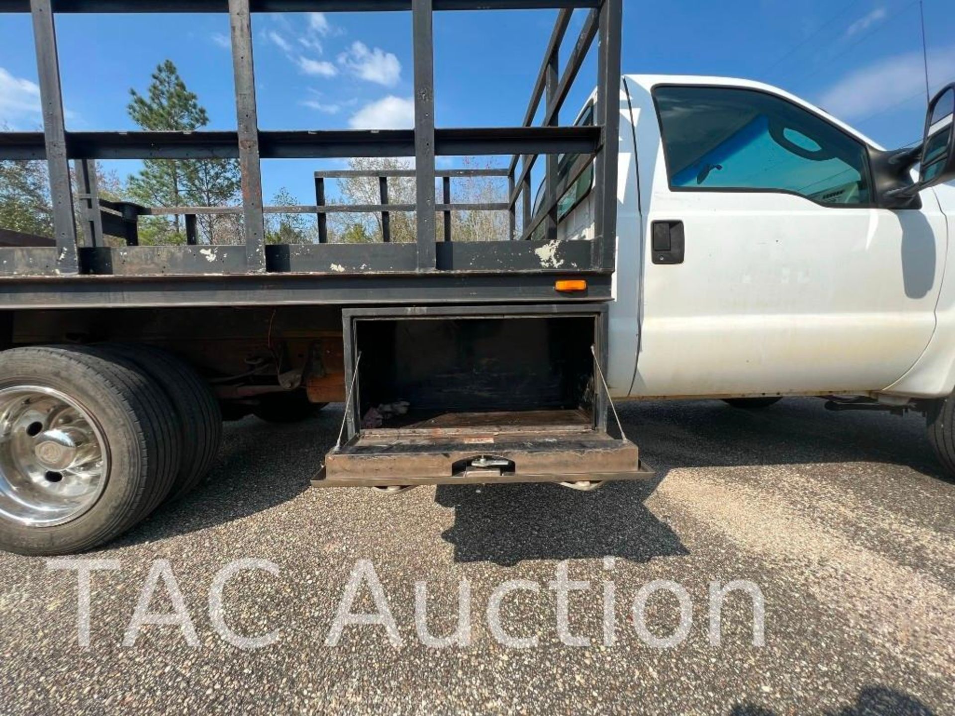 2003 Ford F-450 Flatbed Stake Body Truck - Image 11 of 42