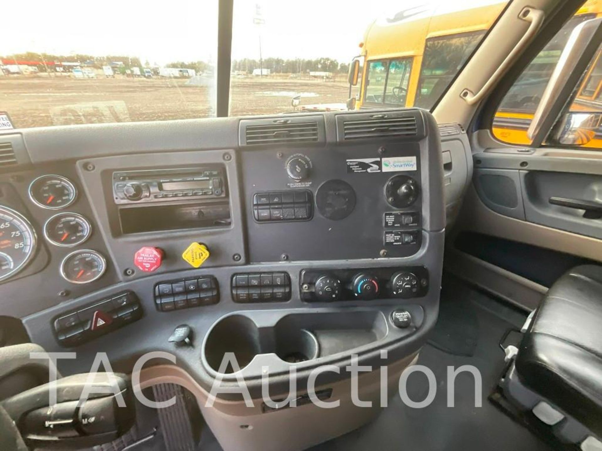 2016 Freightliner Cascadia Evolution Sleeper Truck - Image 23 of 73