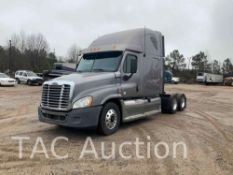 2013 Freightliner Cascadia Sleeper Truck