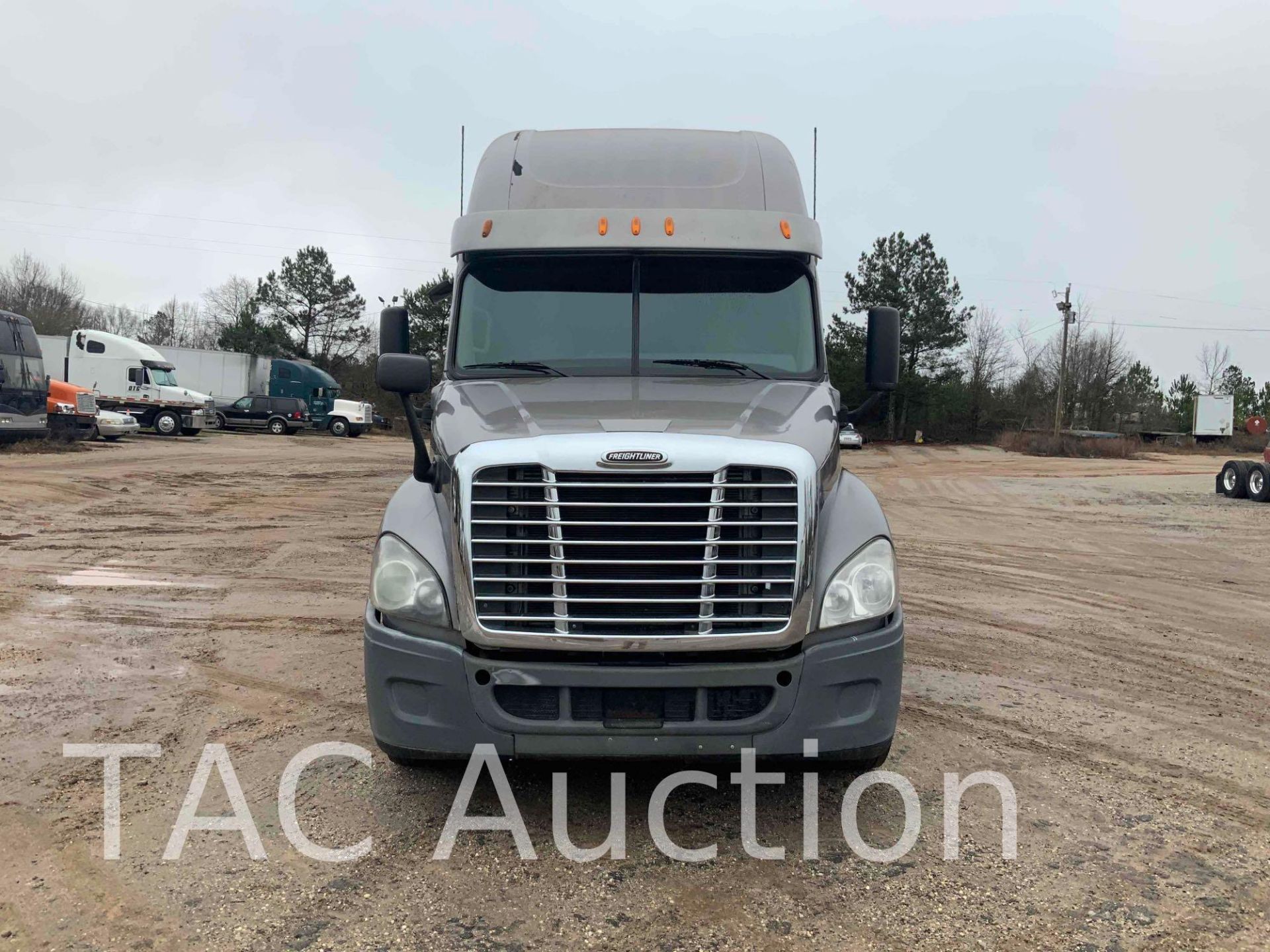 2013 Freightliner Cascadia Sleeper Truck - Image 2 of 86