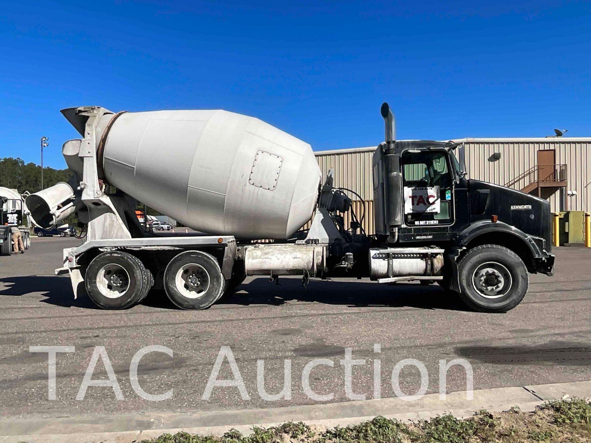 2005 Kenworth T800 Concrete Mixer Truck - Image 4 of 81