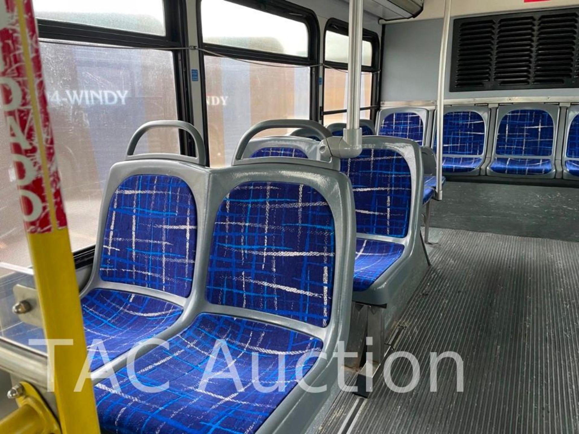 2005 Gillig Low Floor (40) Passenger Coach Transit Bus - Image 53 of 91