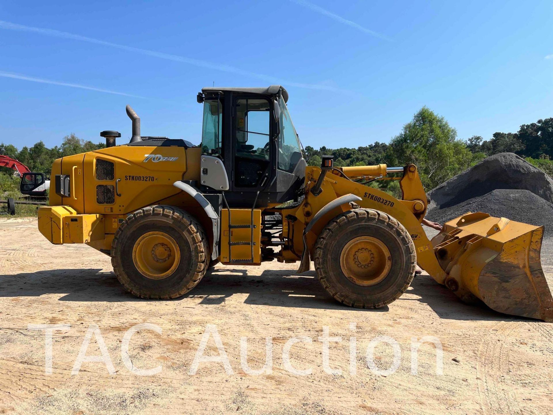 2017 Kawasaki 70Z7 Wheel Loader - Image 4 of 26