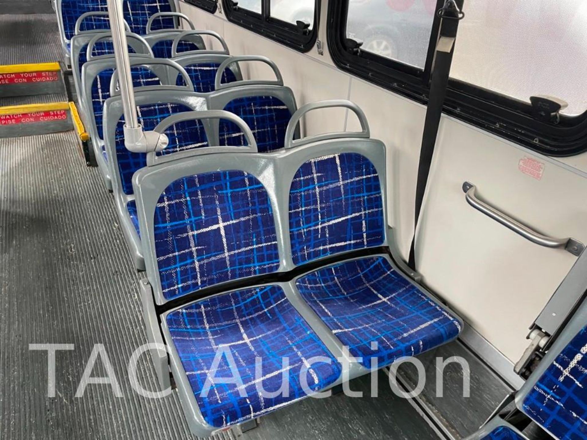 2005 Gillig Low Floor (40) Passenger Coach Transit Bus - Image 45 of 91