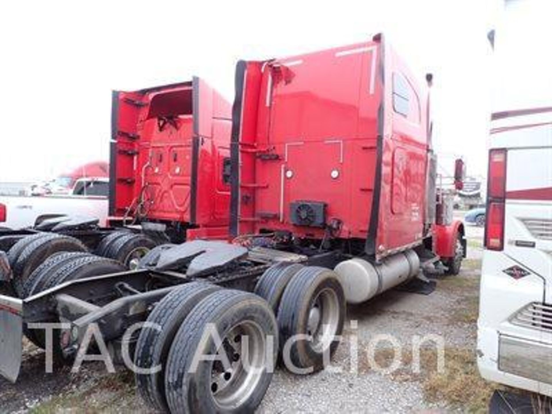 2007 Freightliner FLD132 Classic Sleeper Truck - Image 3 of 91