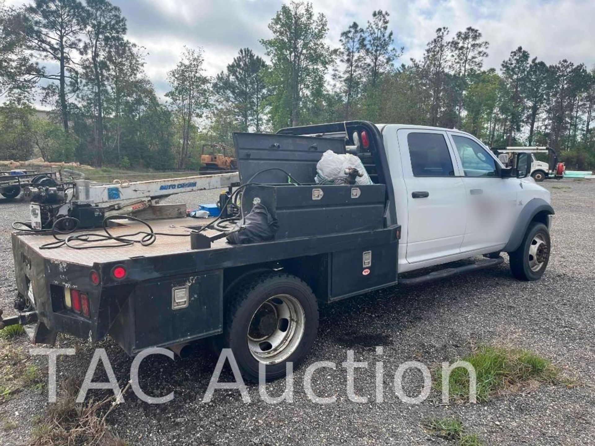 2011 Dodge Ram 5500 4x4 Crew Cab Flatbed Truck - Image 4 of 28