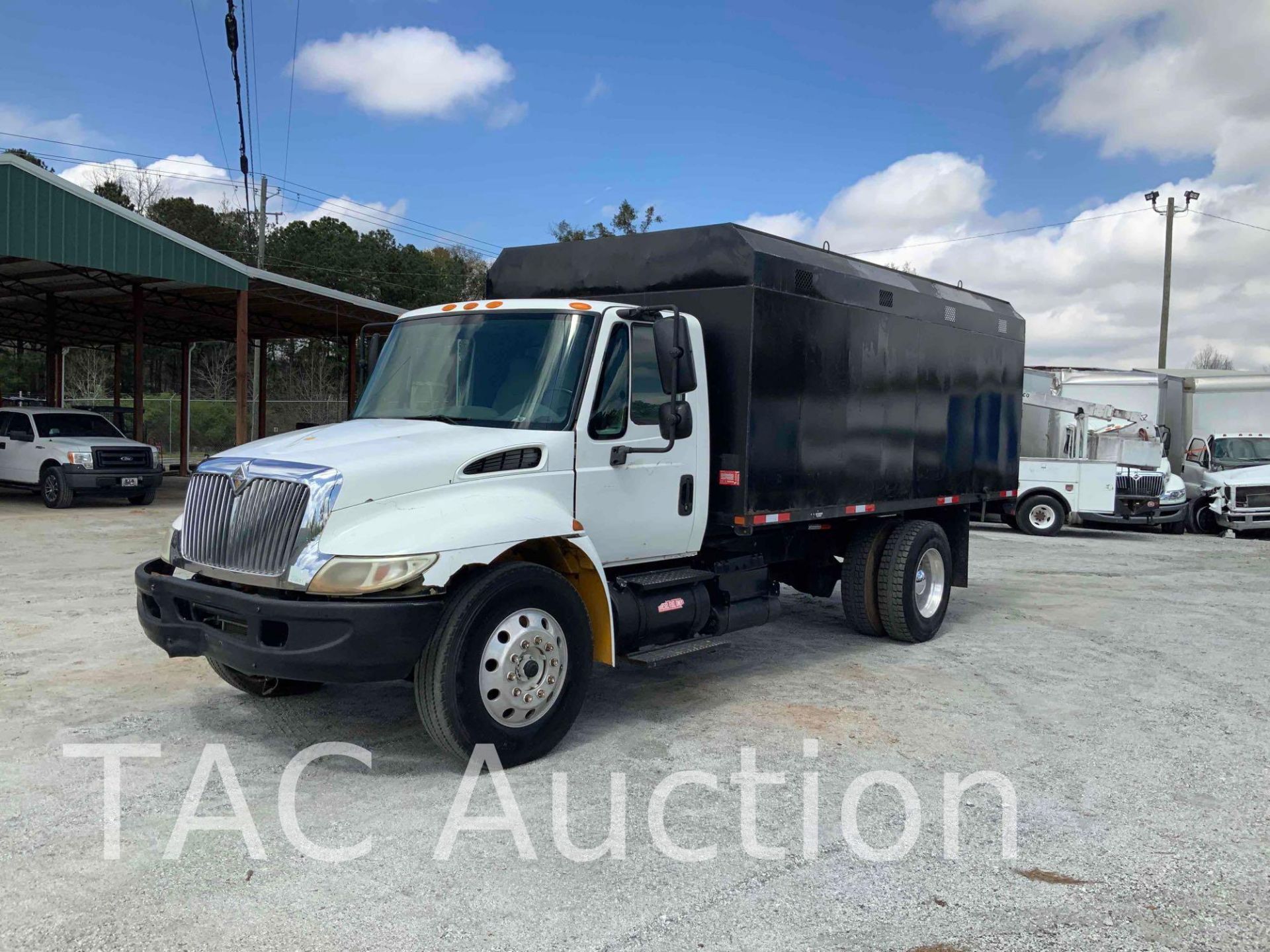 2006 International Durastar 4300 Chipper Truck