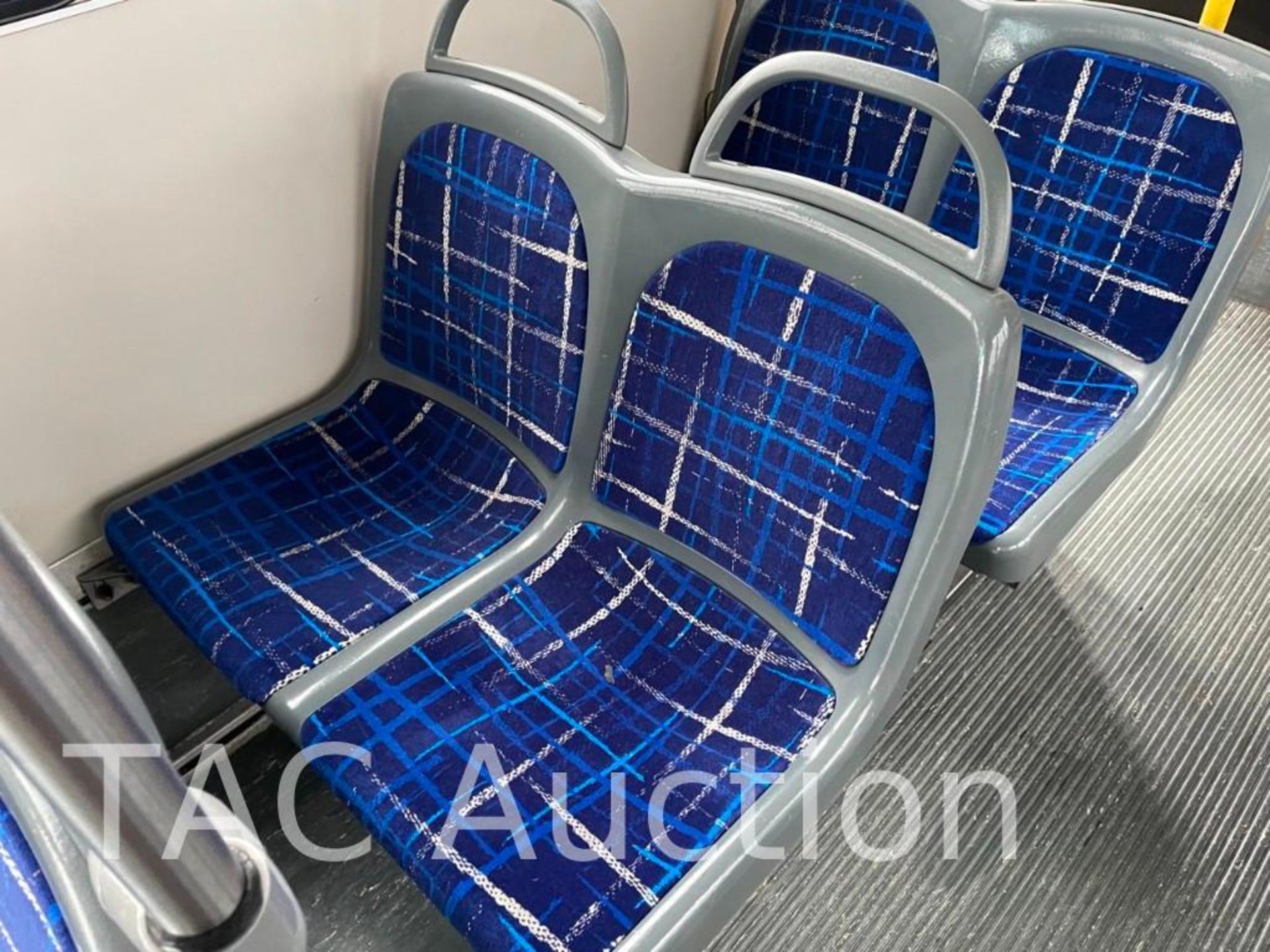 2005 Gillig Low Floor (40) Passenger Coach Transit Bus - Image 57 of 91