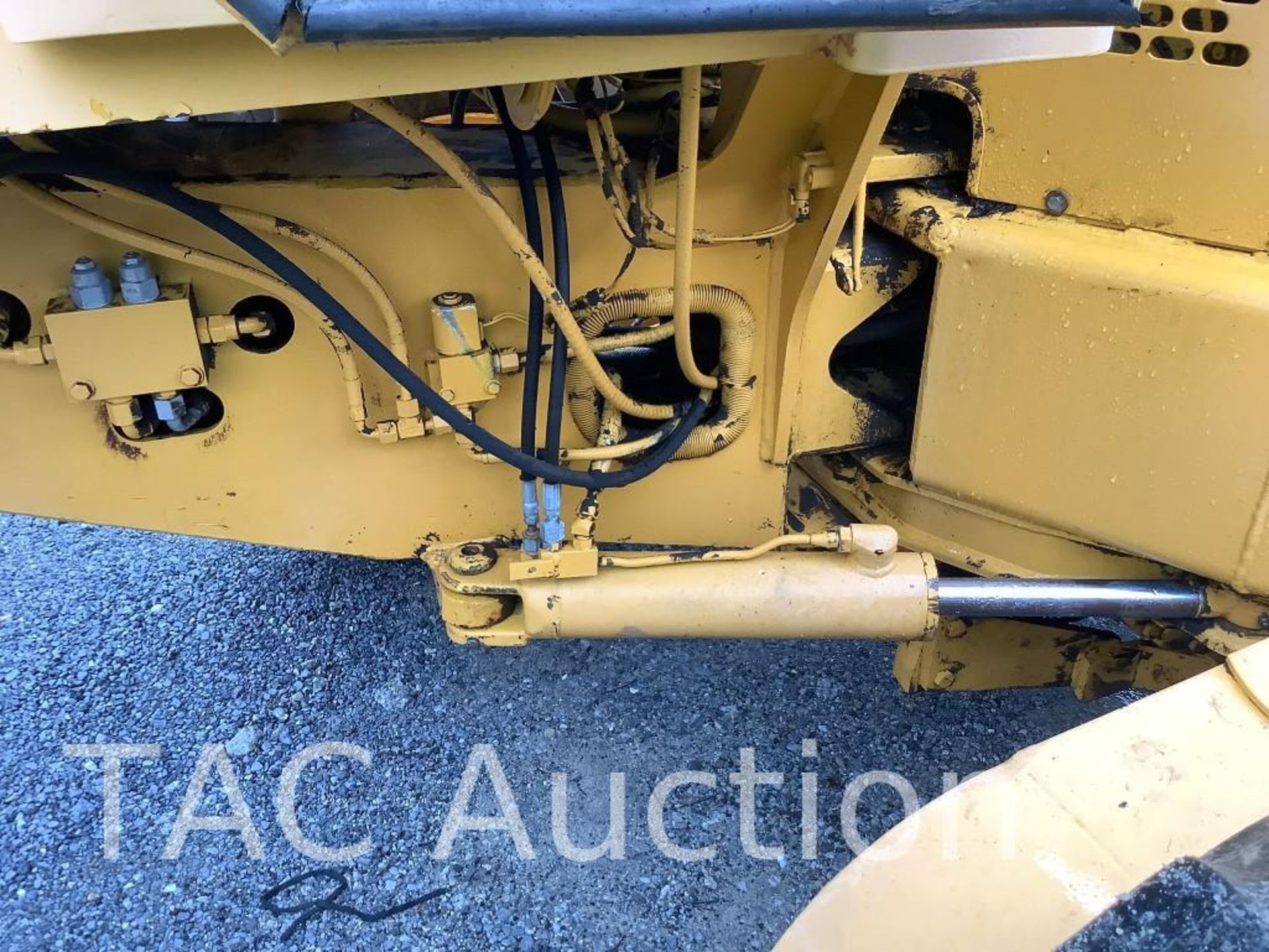 1998 John Deere 570B Motor Grader - Image 17 of 112