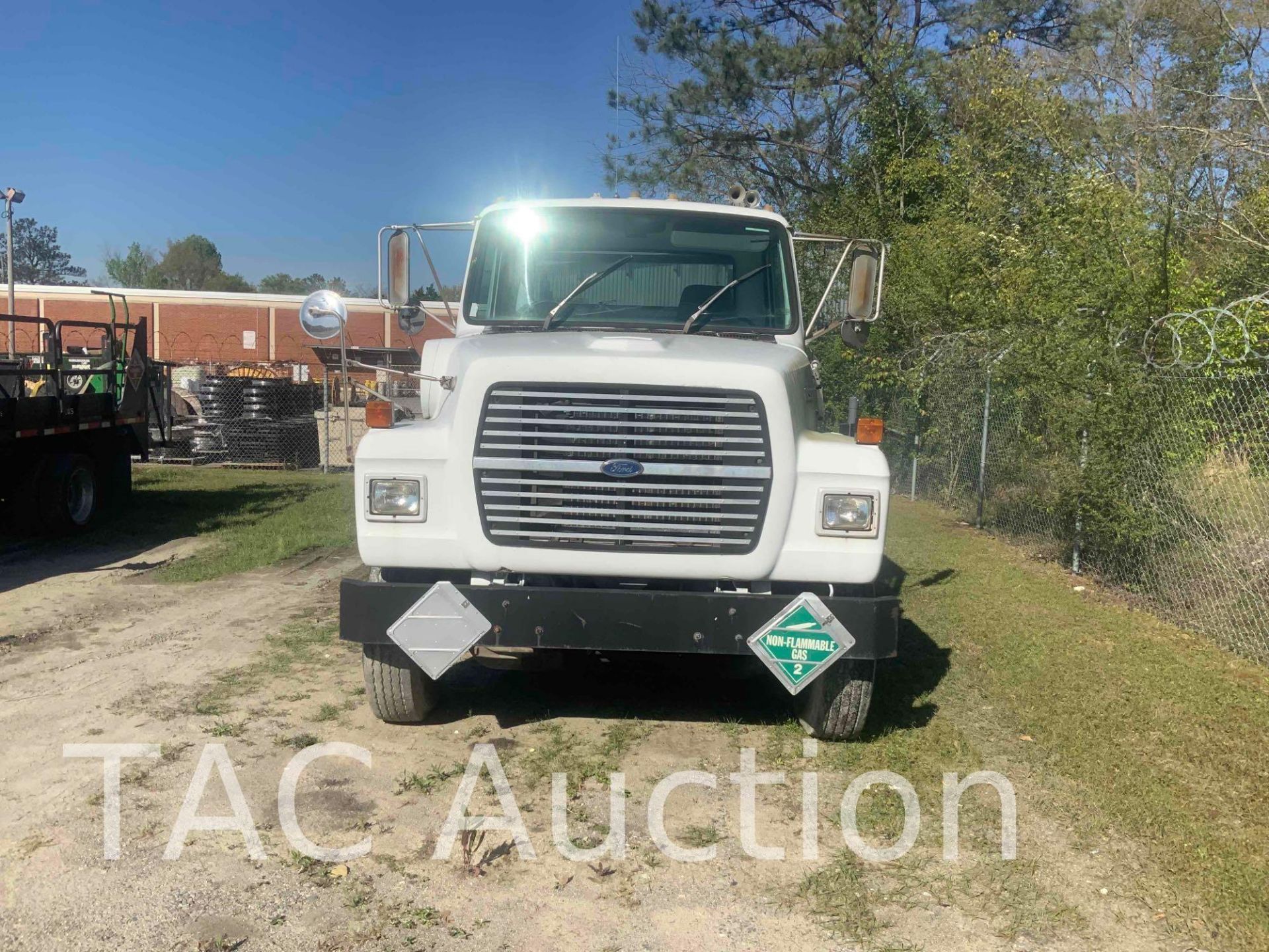 1989 Ford LNT9000 Flatbed Truck W/ Liftgate - Image 4 of 128