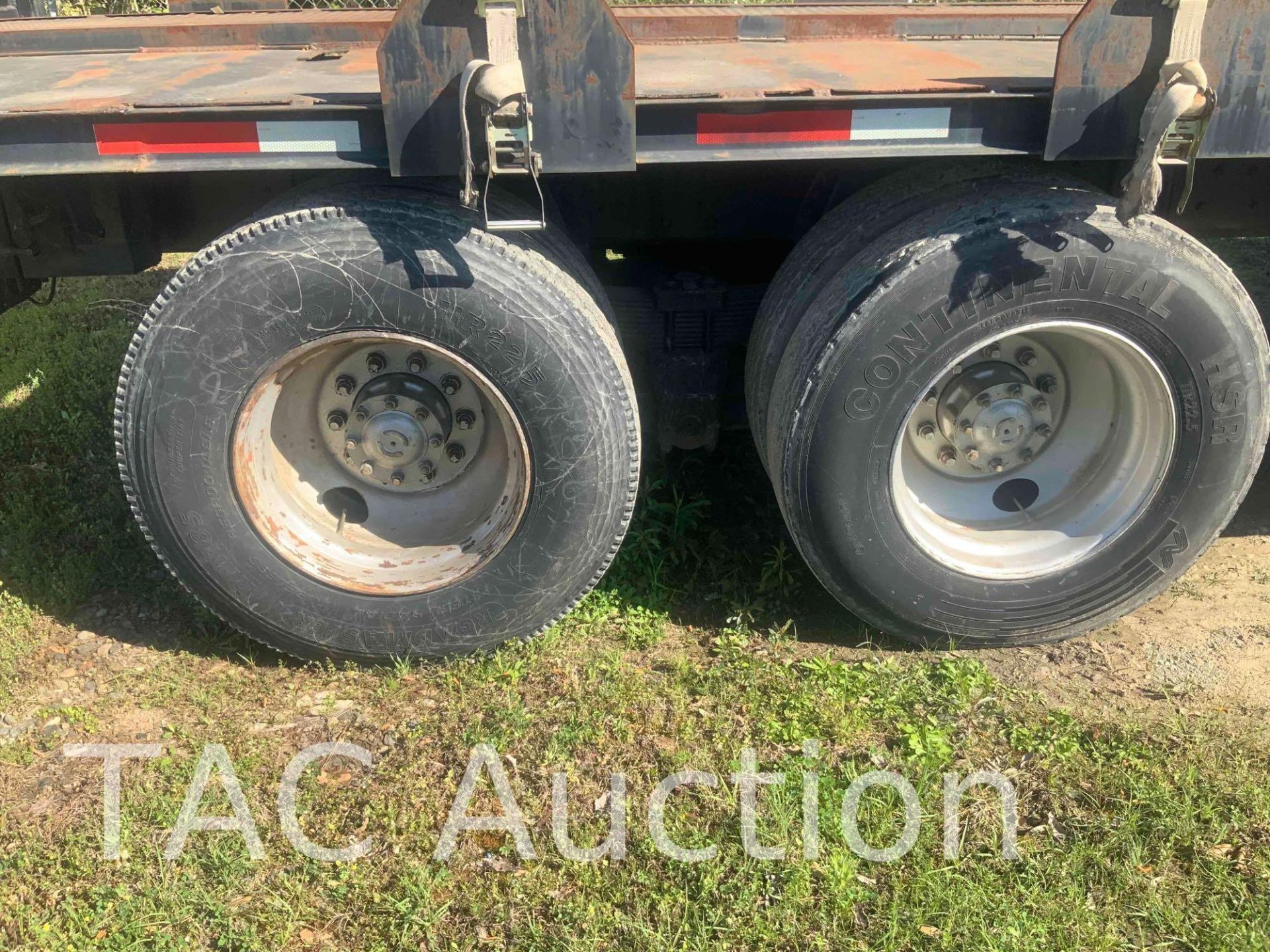 1989 Ford LNT9000 Flatbed Truck W/ Liftgate - Image 107 of 128
