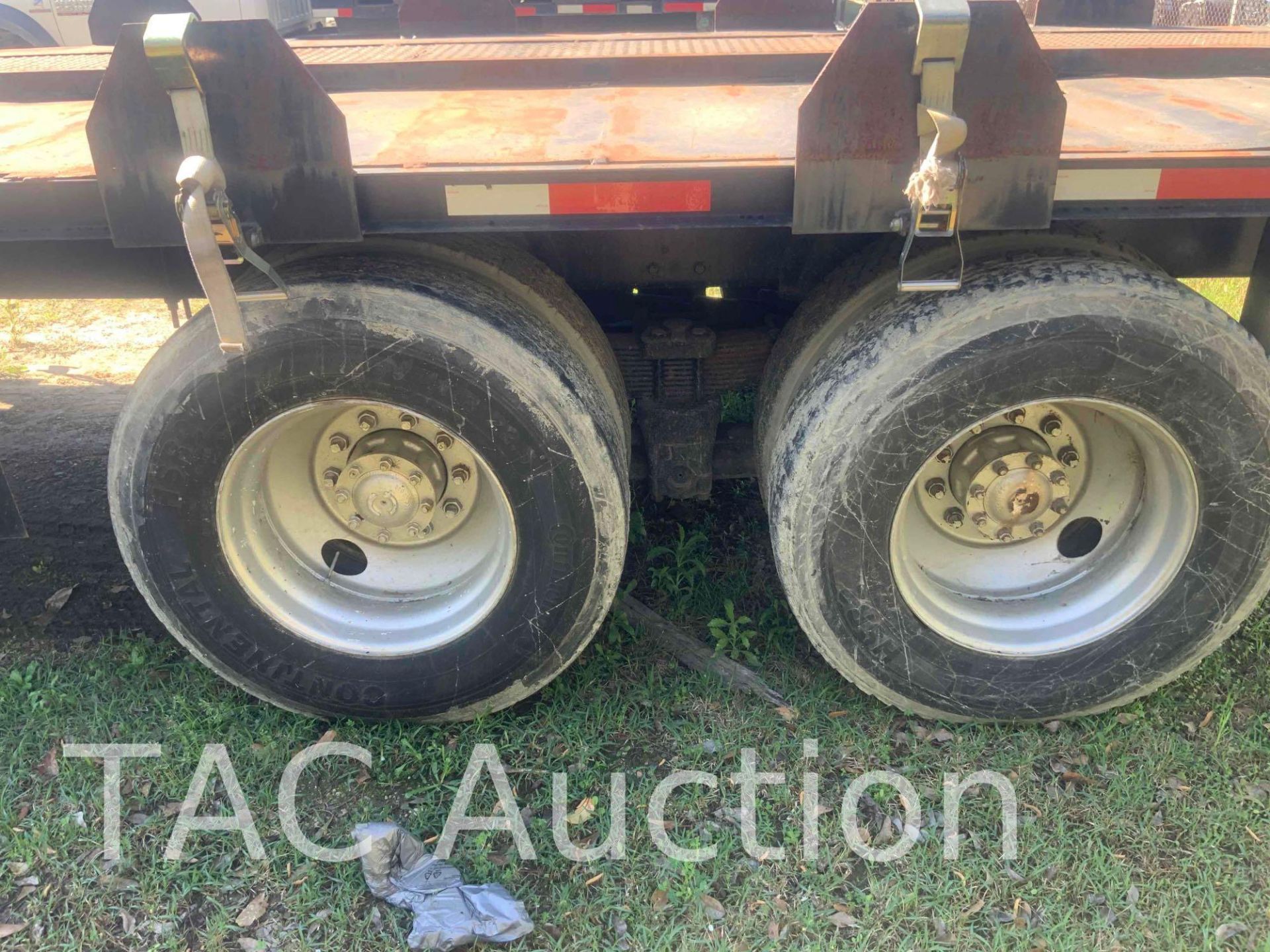 1989 Ford LNT9000 Flatbed Truck W/ Liftgate - Image 106 of 128