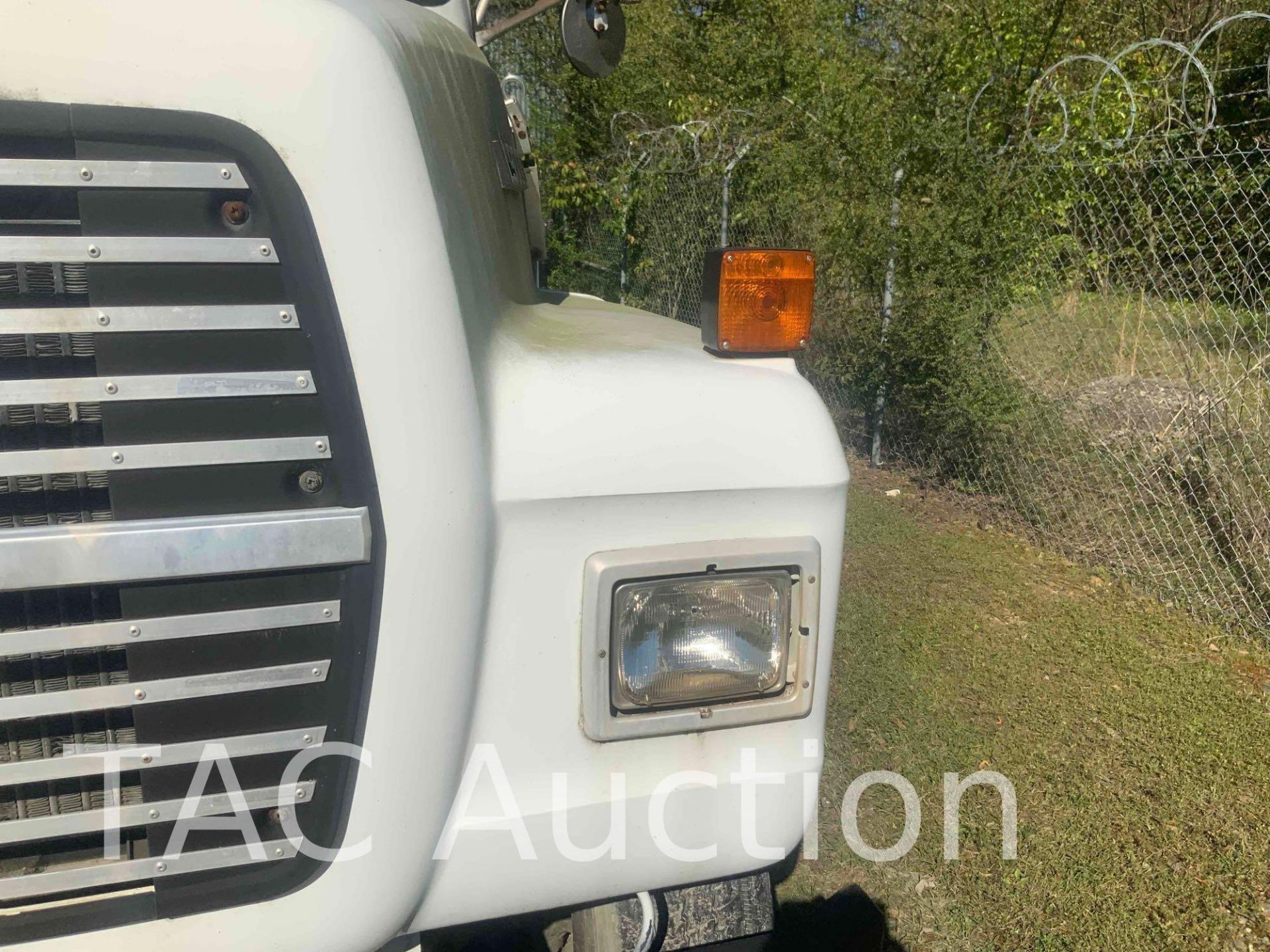 1989 Ford LNT9000 Flatbed Truck W/ Liftgate - Image 29 of 128