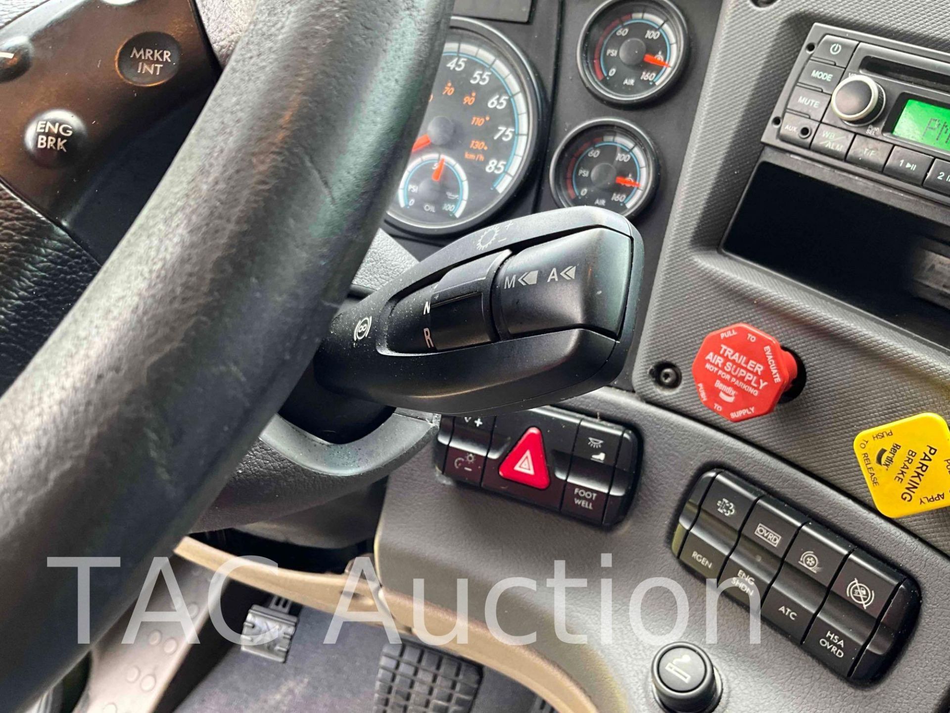 2016 Freightliner Cascadia Day Cab - Image 20 of 78