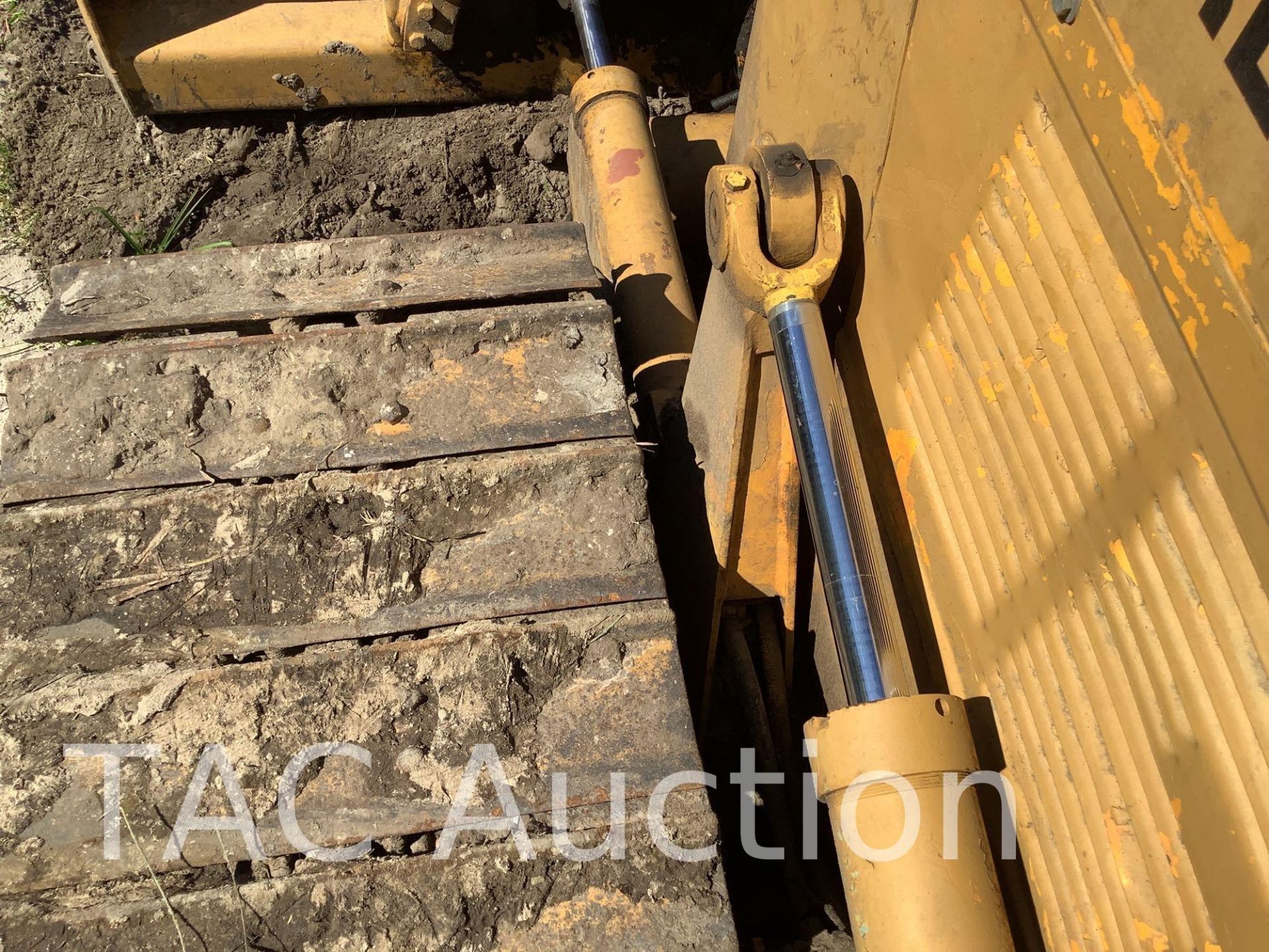 International TD-8E Dozer - Image 18 of 34