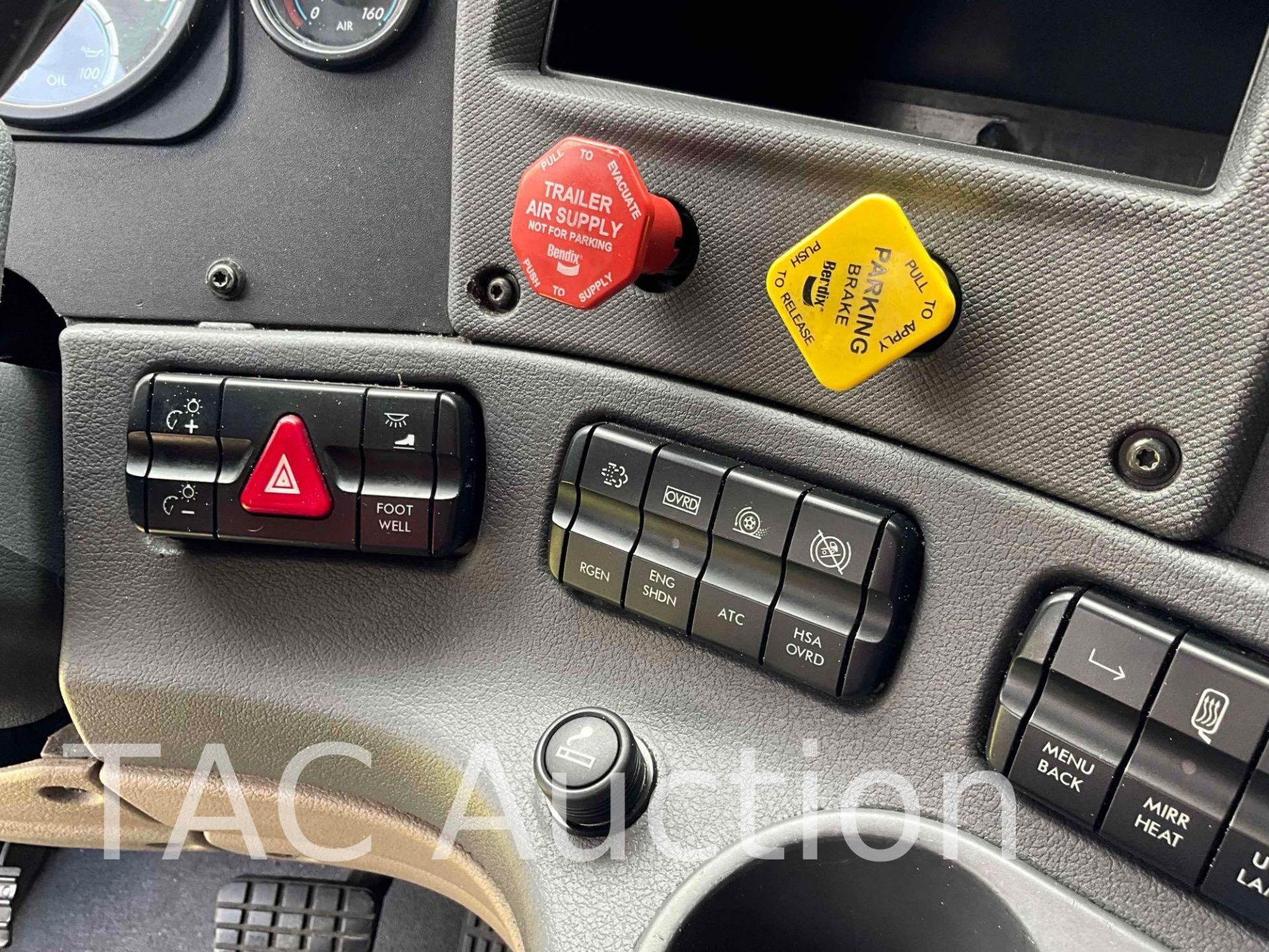 2016 Freightliner Cascadia Day Cab - Image 22 of 78