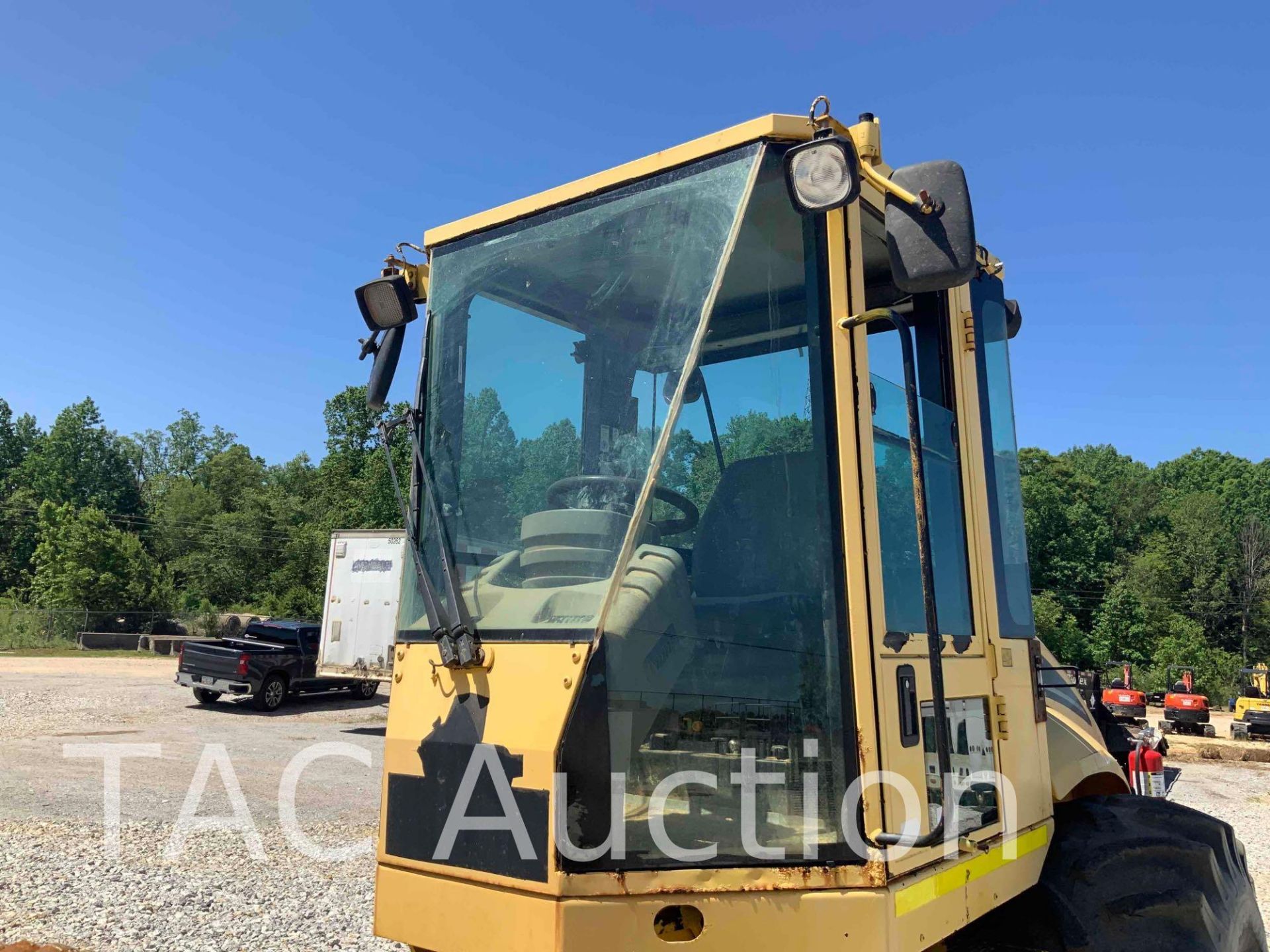 2004 Caterpillar CP-563E Padfoot Vibratory Compactor Roller - Image 12 of 51