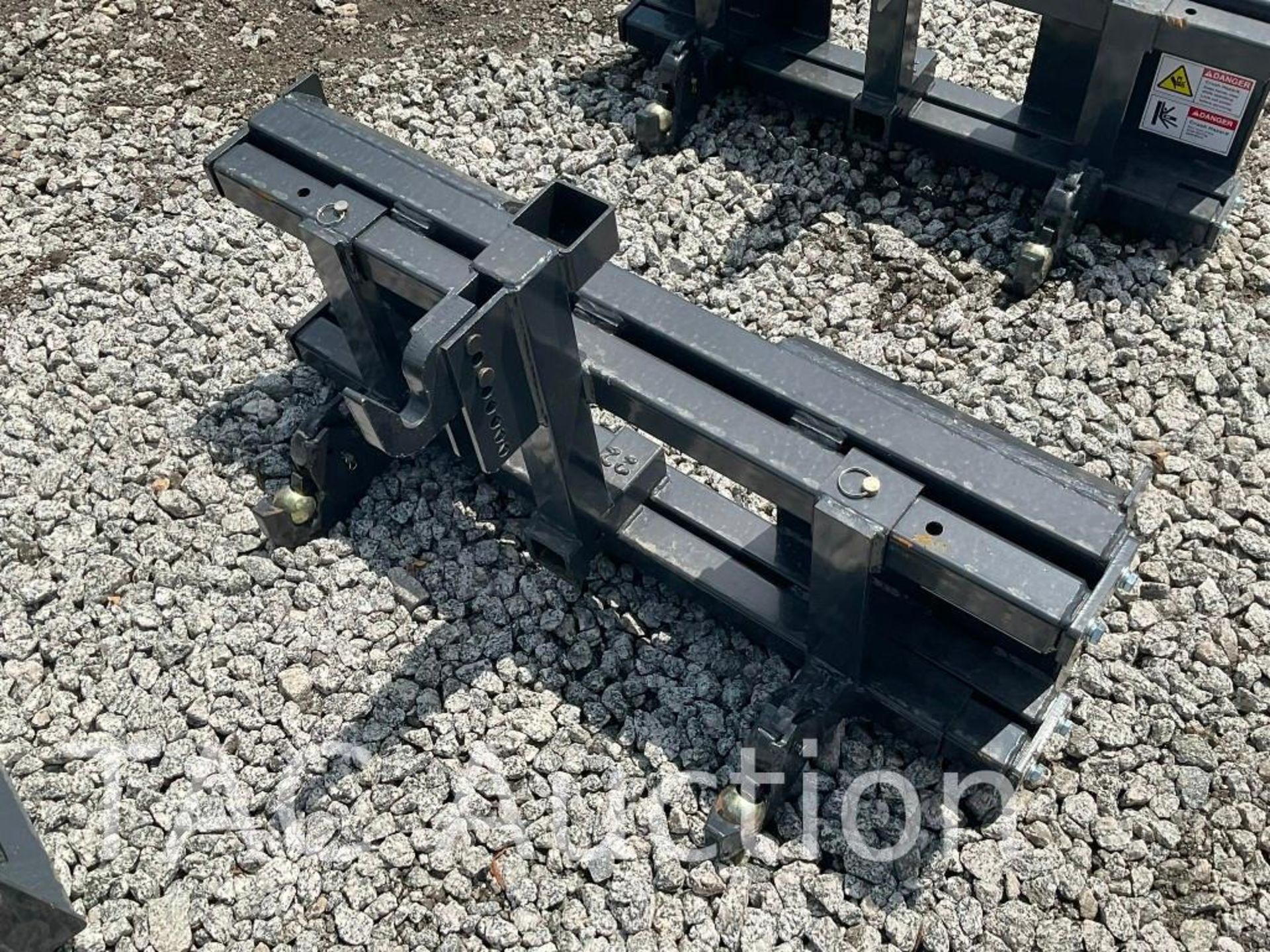 New 2023 Skid Steer Quick Hitch Attachment - Image 2 of 3