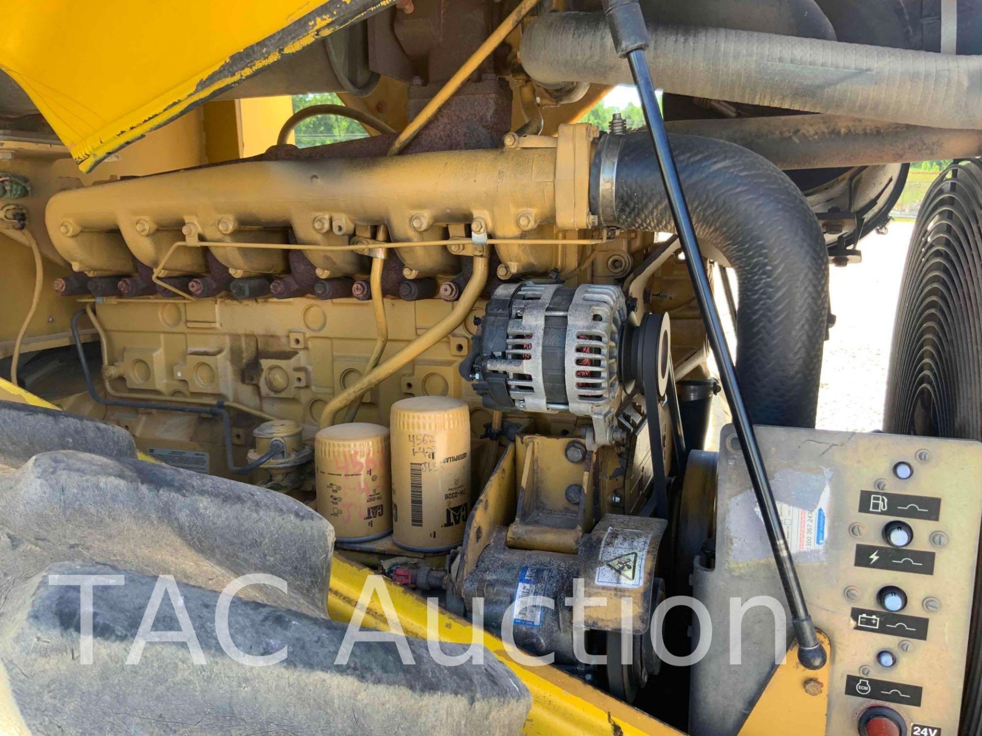 2004 Caterpillar CP-563E Padfoot Vibratory Compactor Roller - Image 36 of 51