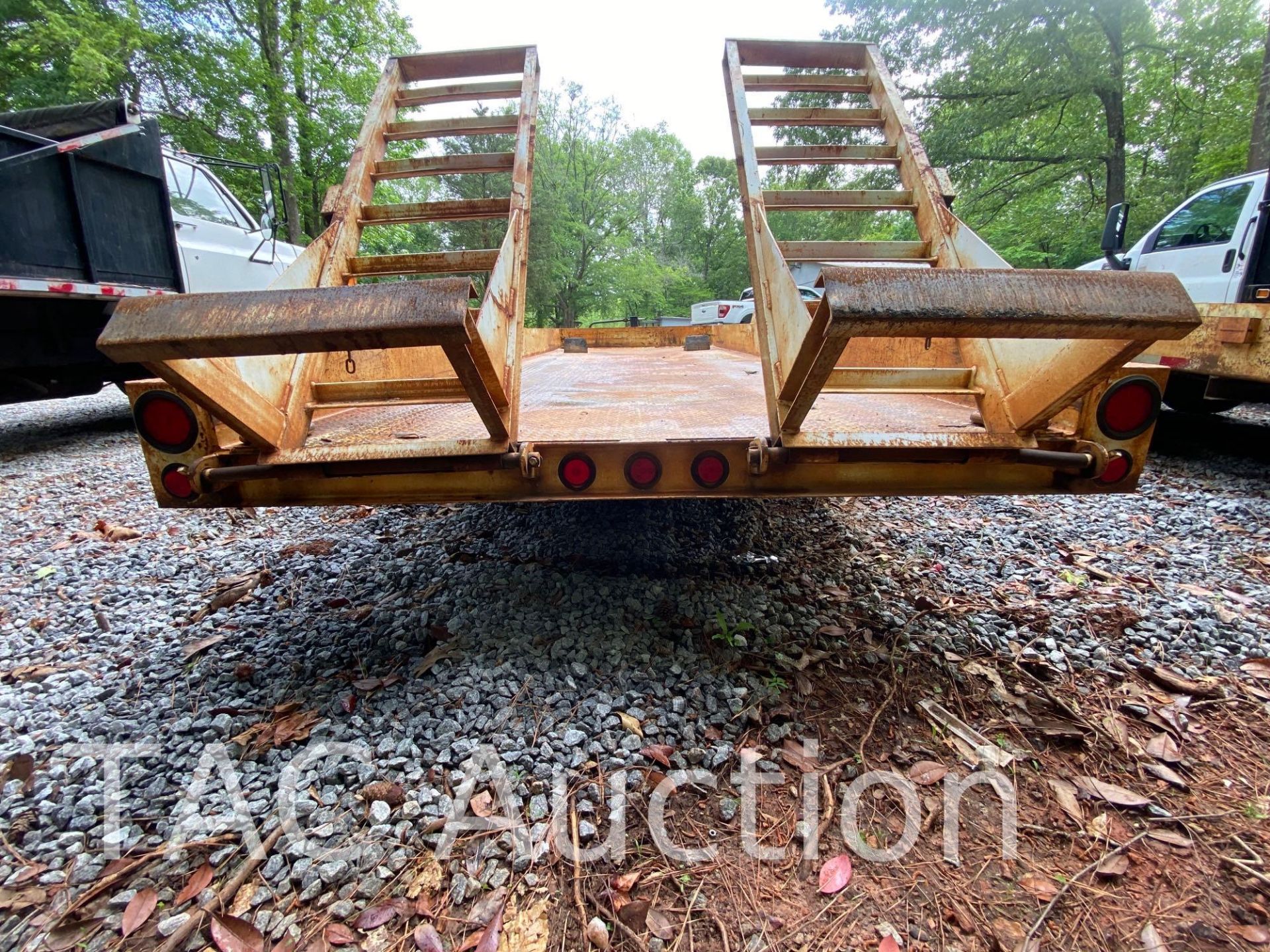 2013 Custom Heavy Haul 18ft Equipment Trailer - Image 27 of 29