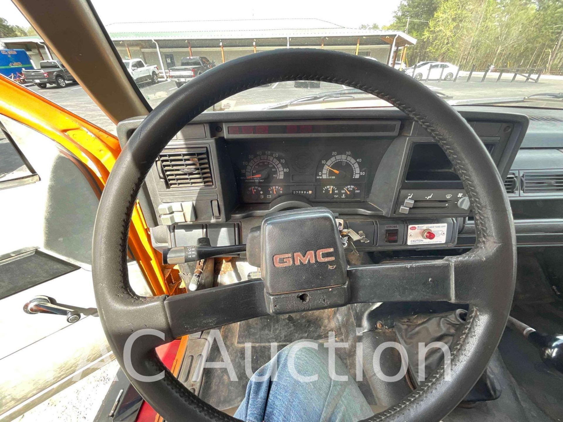 1996 GMC Topkick C7 Chipper Body Dump Truck - Image 13 of 50