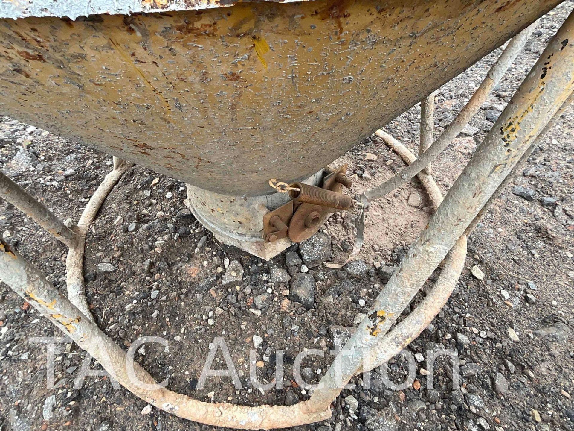 Cement Transfer Bucket - Image 5 of 7