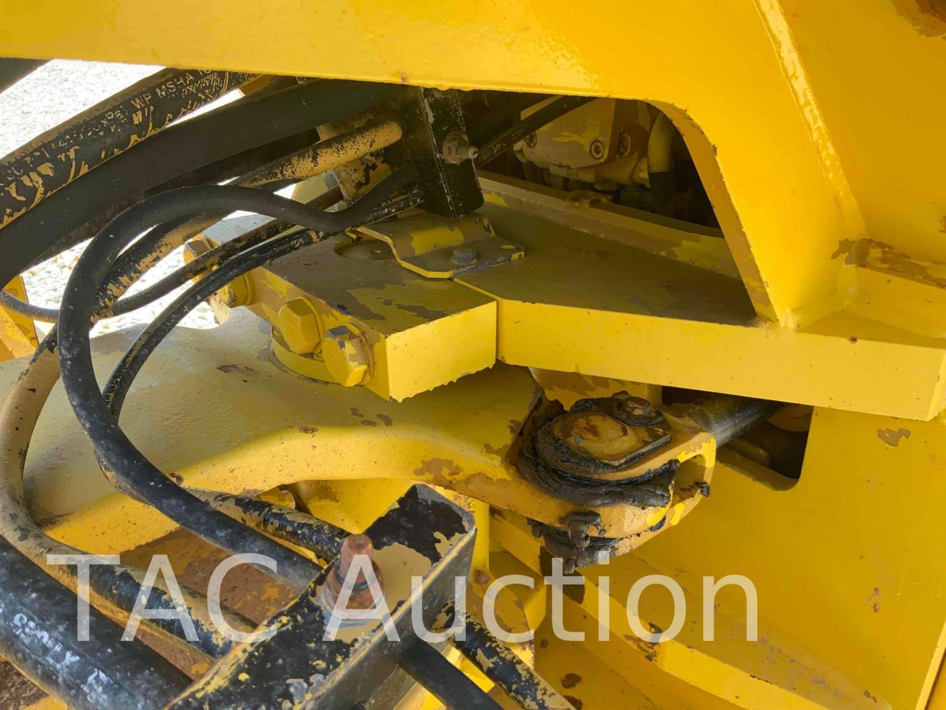 2004 Caterpillar CP-563E Padfoot Vibratory Compactor Roller - Image 33 of 51