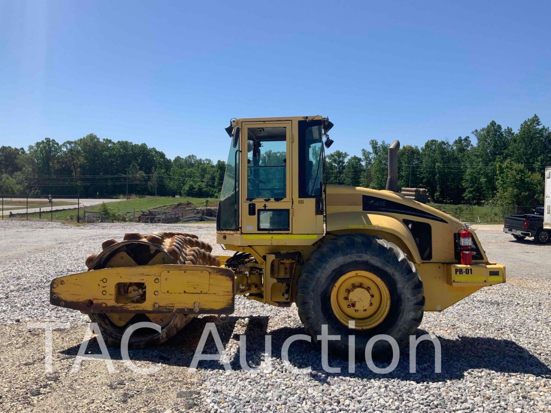 2004 Caterpillar CP-563E Padfoot Vibratory Compactor Roller - Image 8 of 51