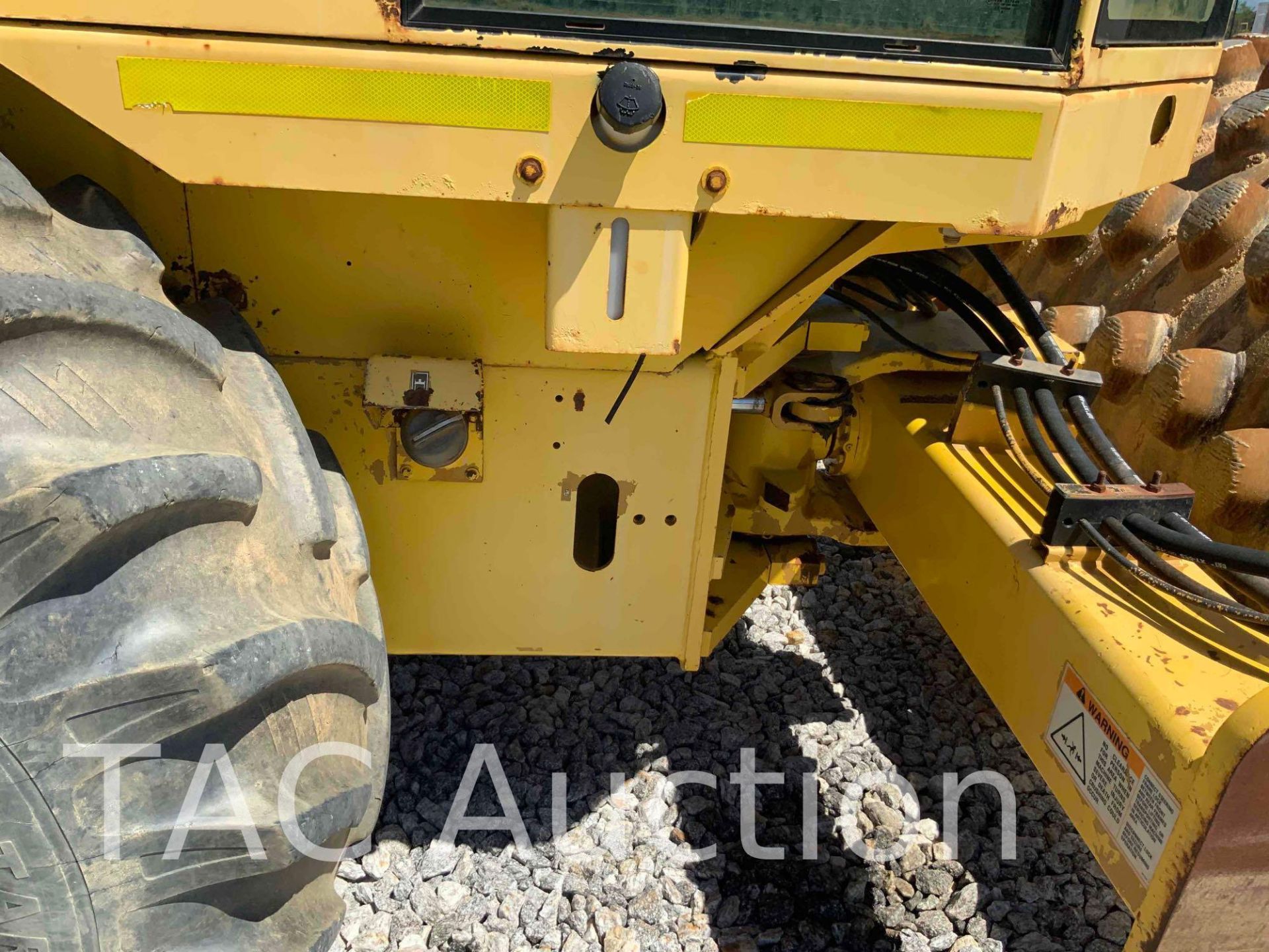 2004 Caterpillar CP-563E Padfoot Vibratory Compactor Roller - Image 25 of 51