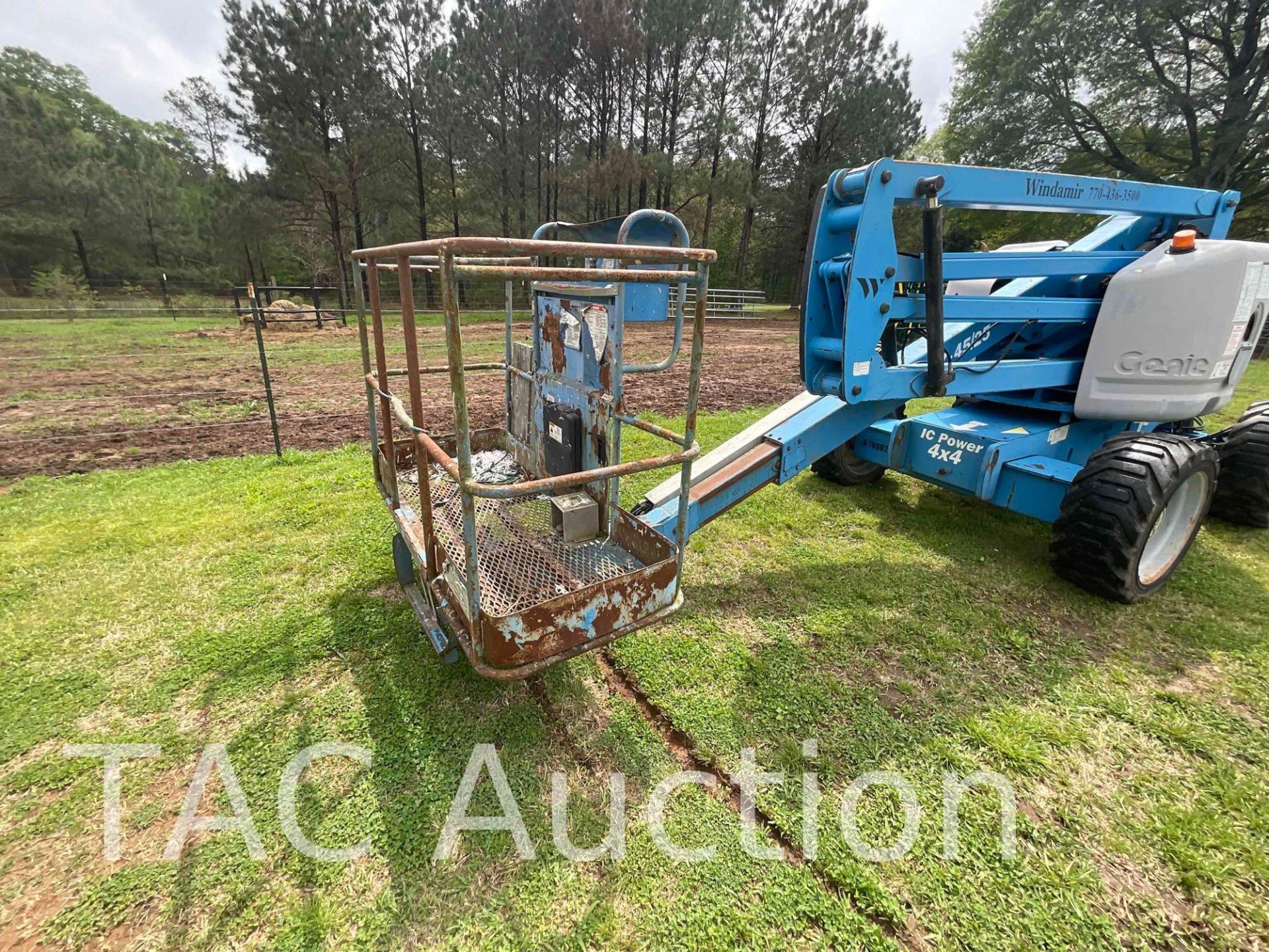 2005 Genie Z-45/25 4x4 Articulating Boom Lift