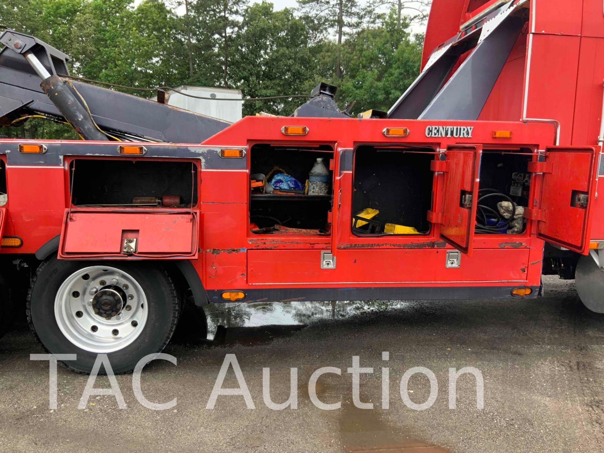 1992 Freightliner W/ Century 5030/T Series Wrecker Body Sleeper Truck - Image 23 of 74