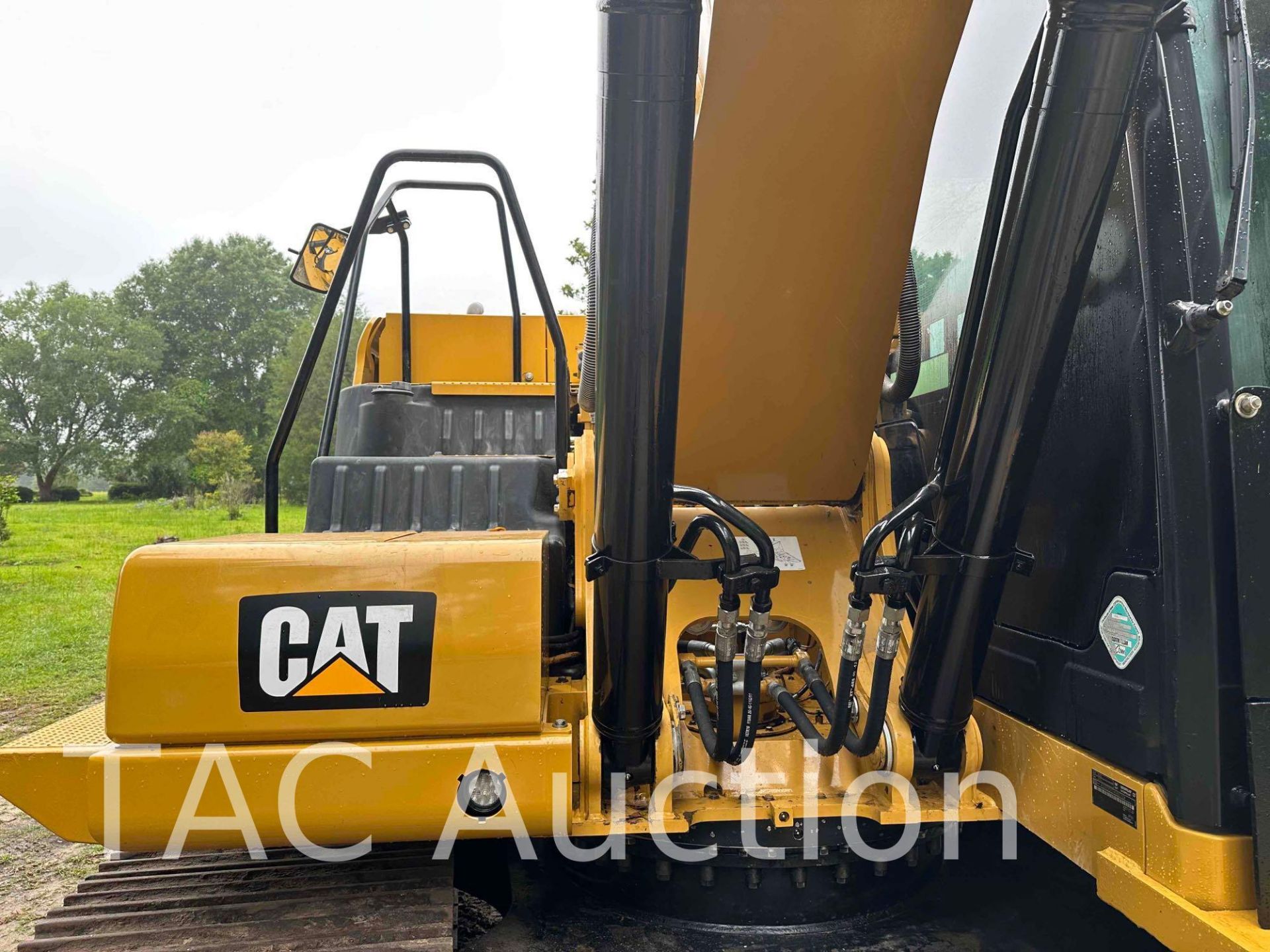 2018 CAT 320 Hydraulic Excavator - Image 22 of 82