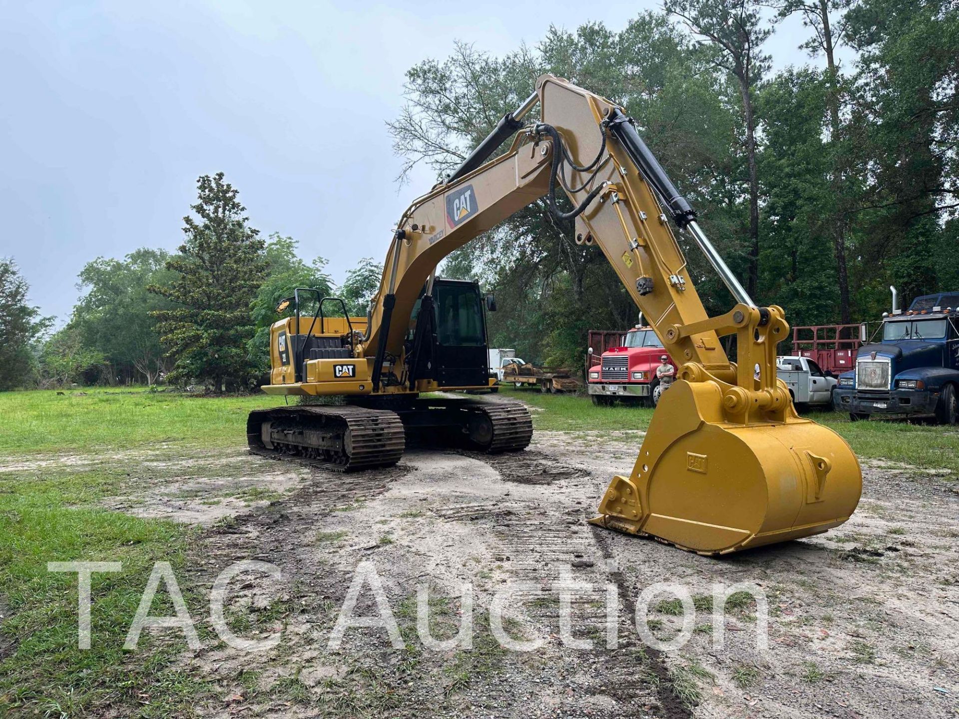 2018 CAT 320 Hydraulic Excavator - Image 7 of 82