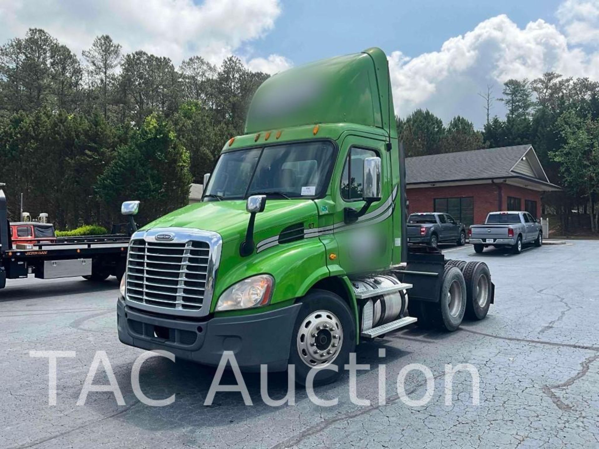 2013 Freightliner Cascadia Day Cab