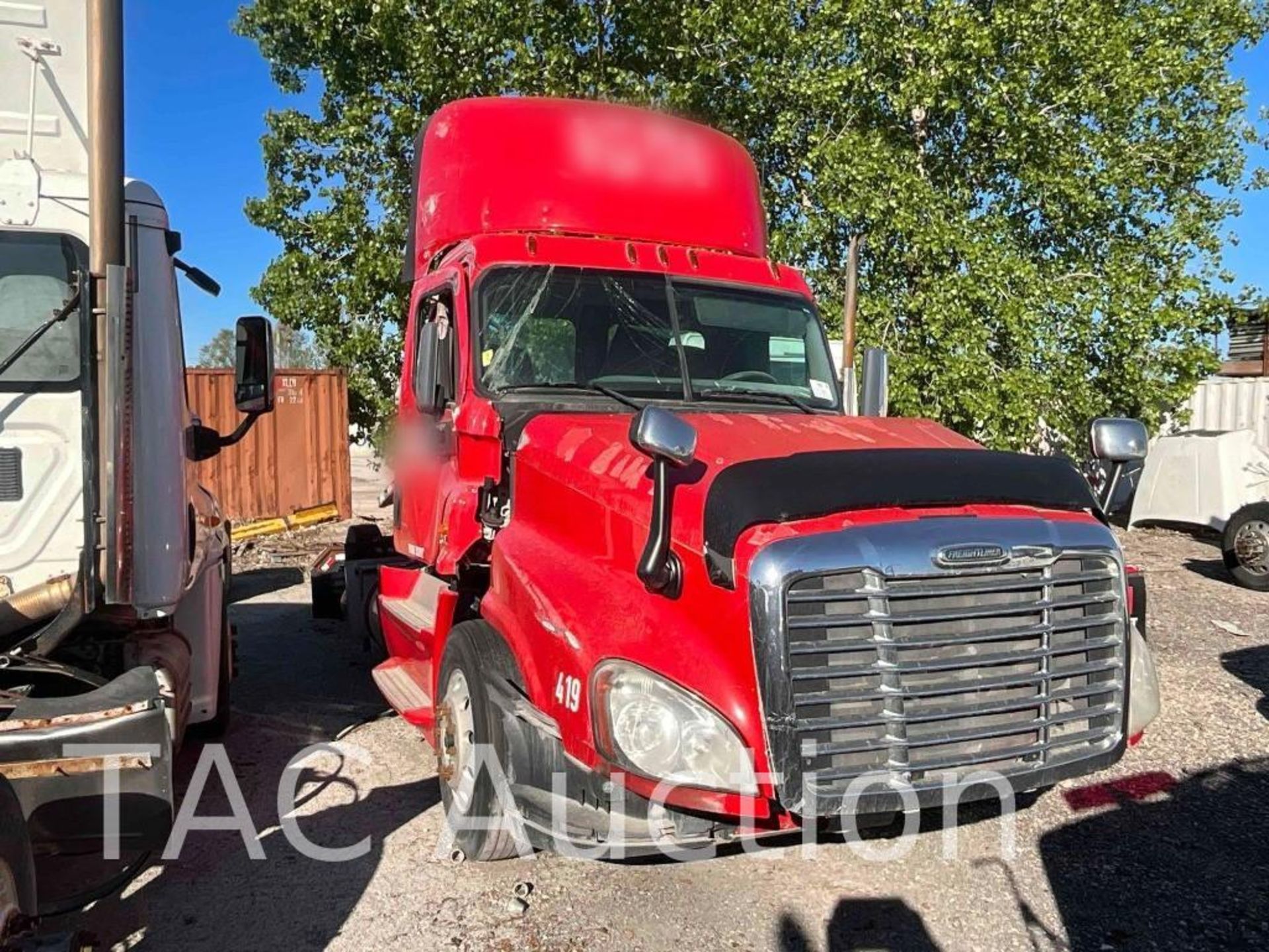 2013 Freightliner Cascadia Day Cab - Image 3 of 67