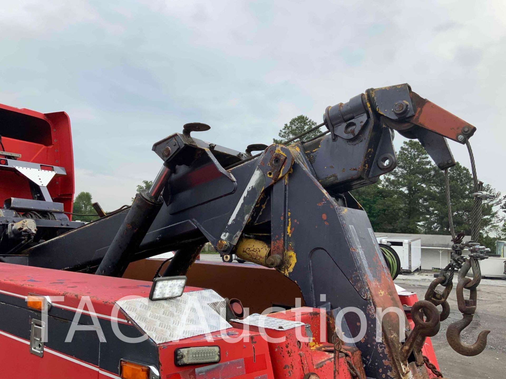 1992 Freightliner W/ Century 5030/T Series Wrecker Body Sleeper Truck - Image 17 of 74