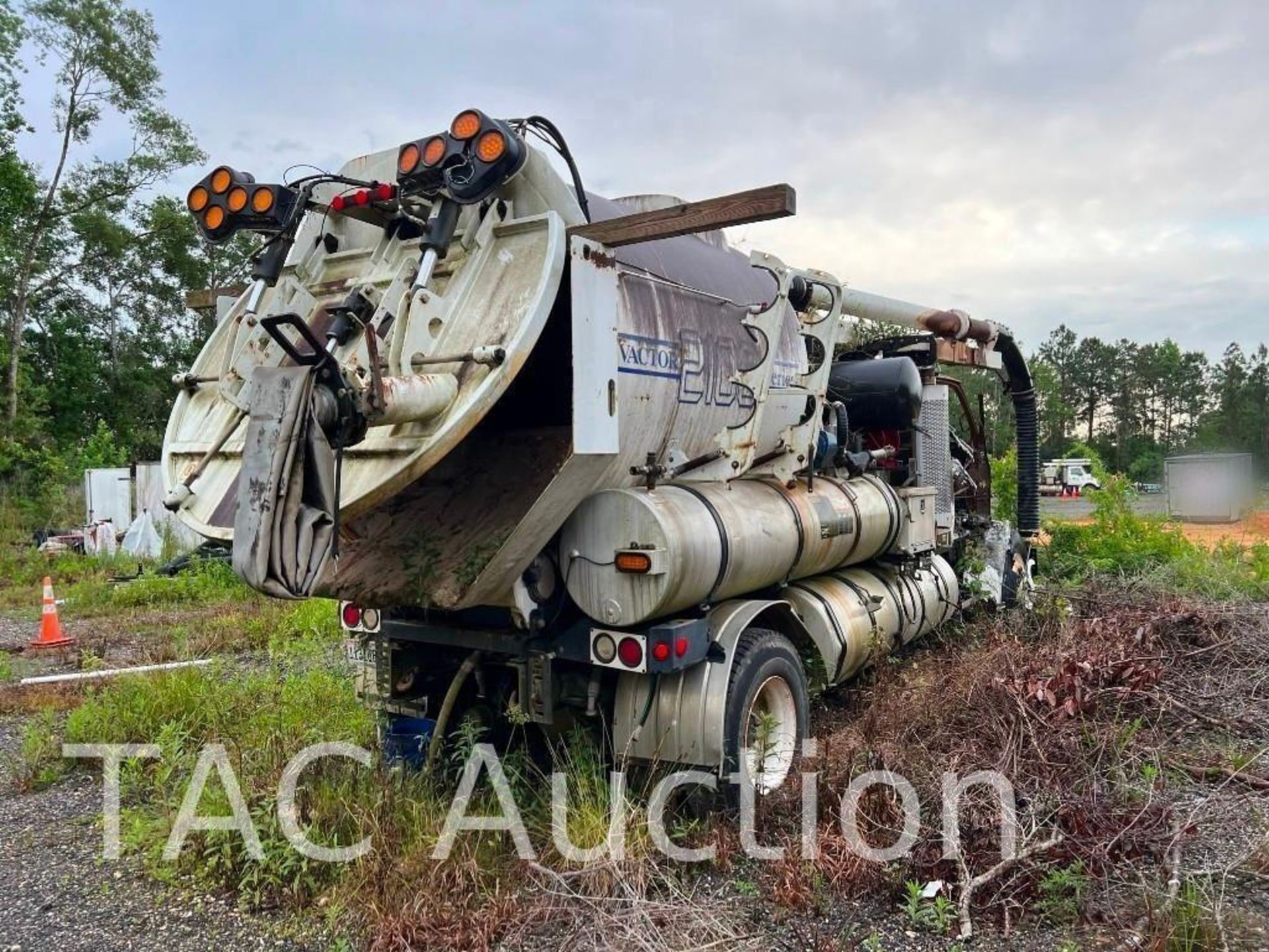 2007 Sterling HydroVac Truck - Image 6 of 19