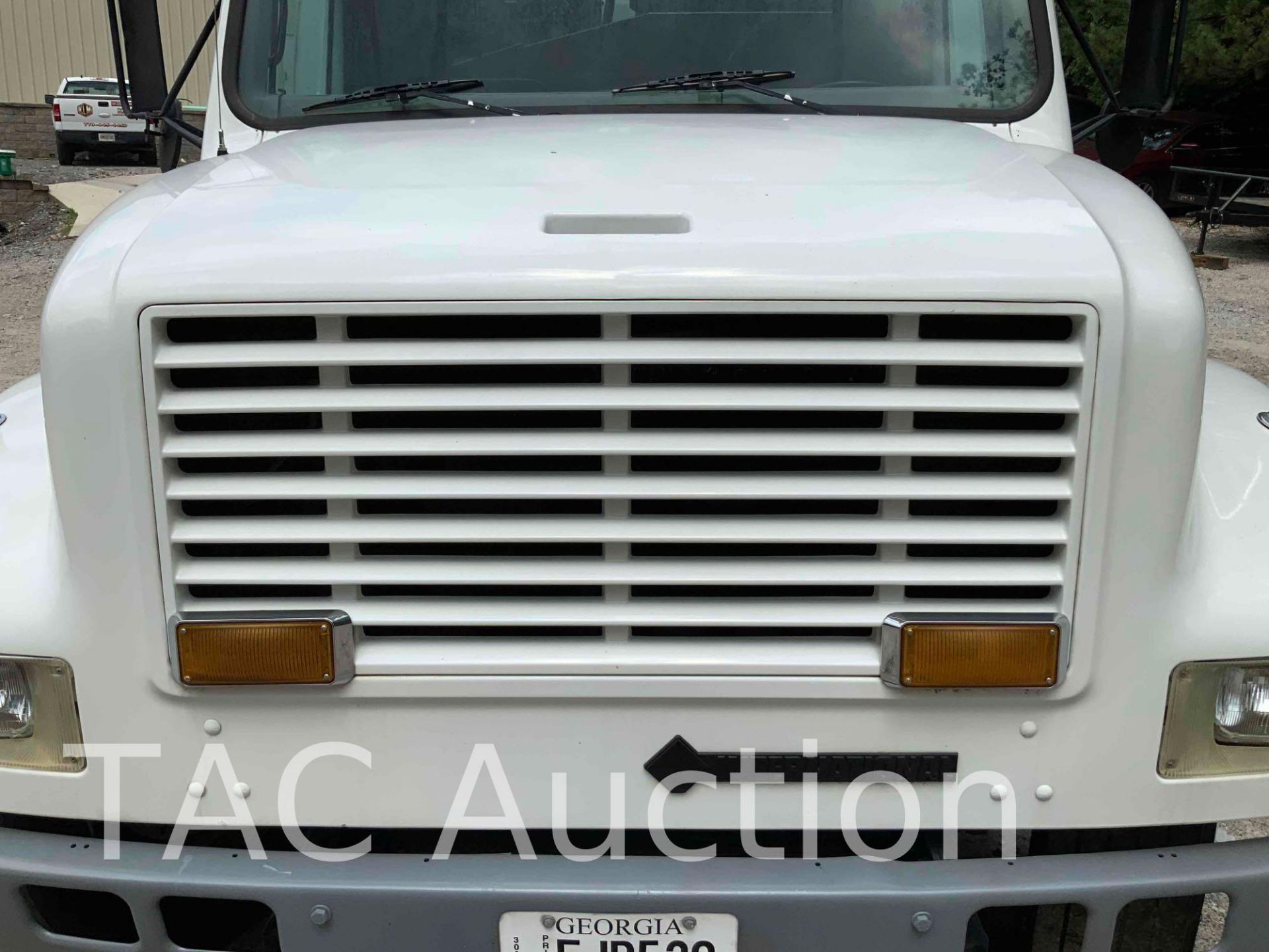 2000 International 4700 Sweeper Truck - Image 15 of 80