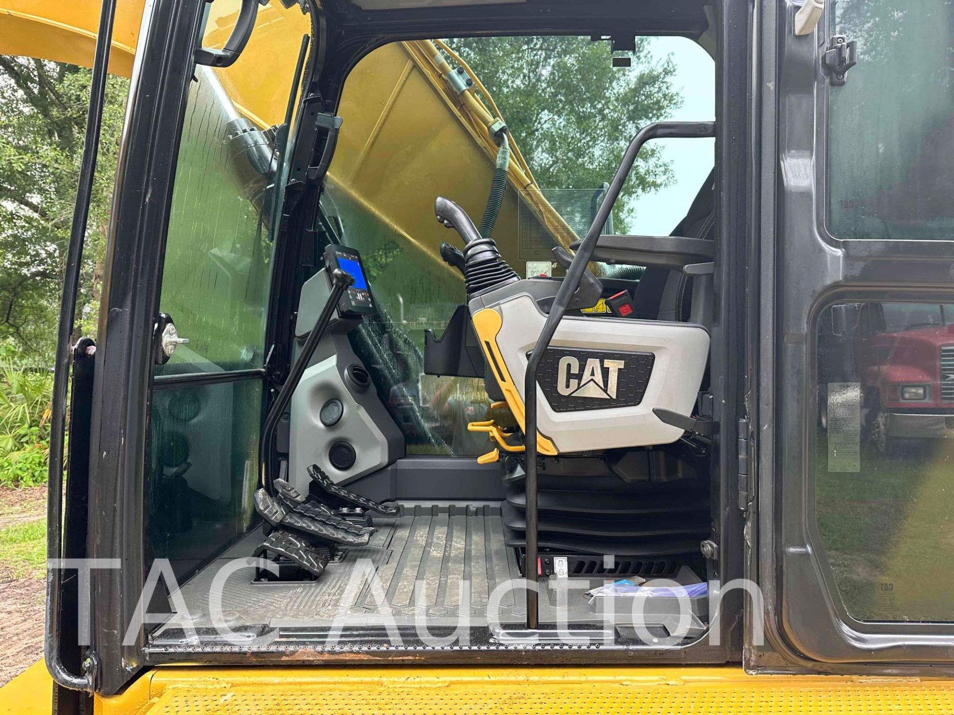 2018 CAT 320 Hydraulic Excavator - Image 24 of 82