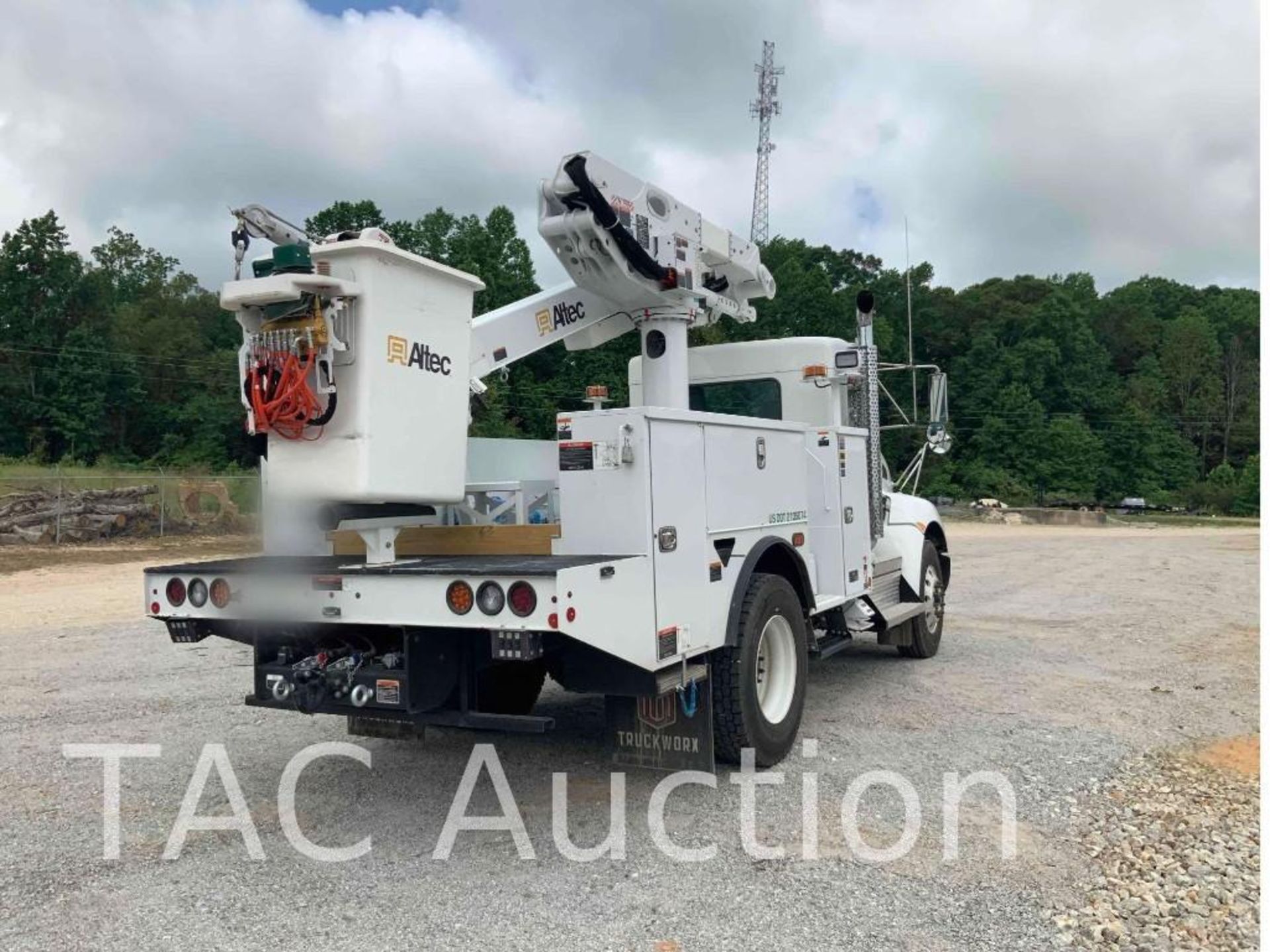 2022 Kenworth T370 W/ Altec AT41M Bucket Truck - Image 5 of 91