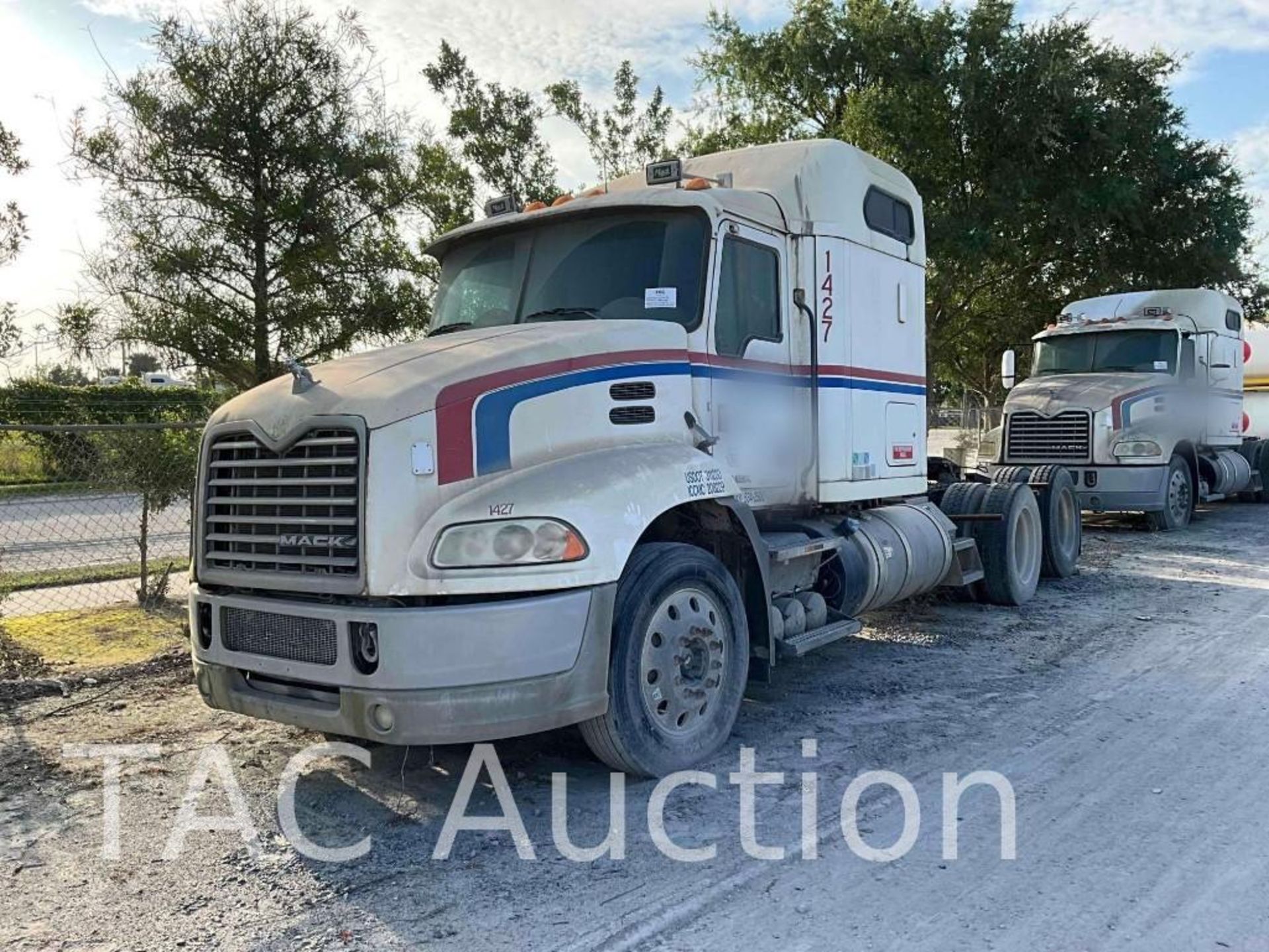 2014 Mack CXU613 Sleeper Truck